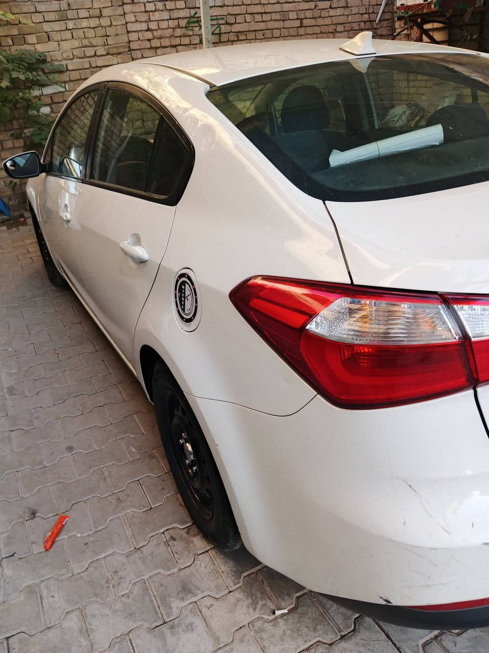 سلام عليكم فورتي للبيع موديل 16 حادث جاملغ امامي سونار مرفق بل منشور السعر 115 رقم  الهاتف *********** مكان السيارة الشعلة
