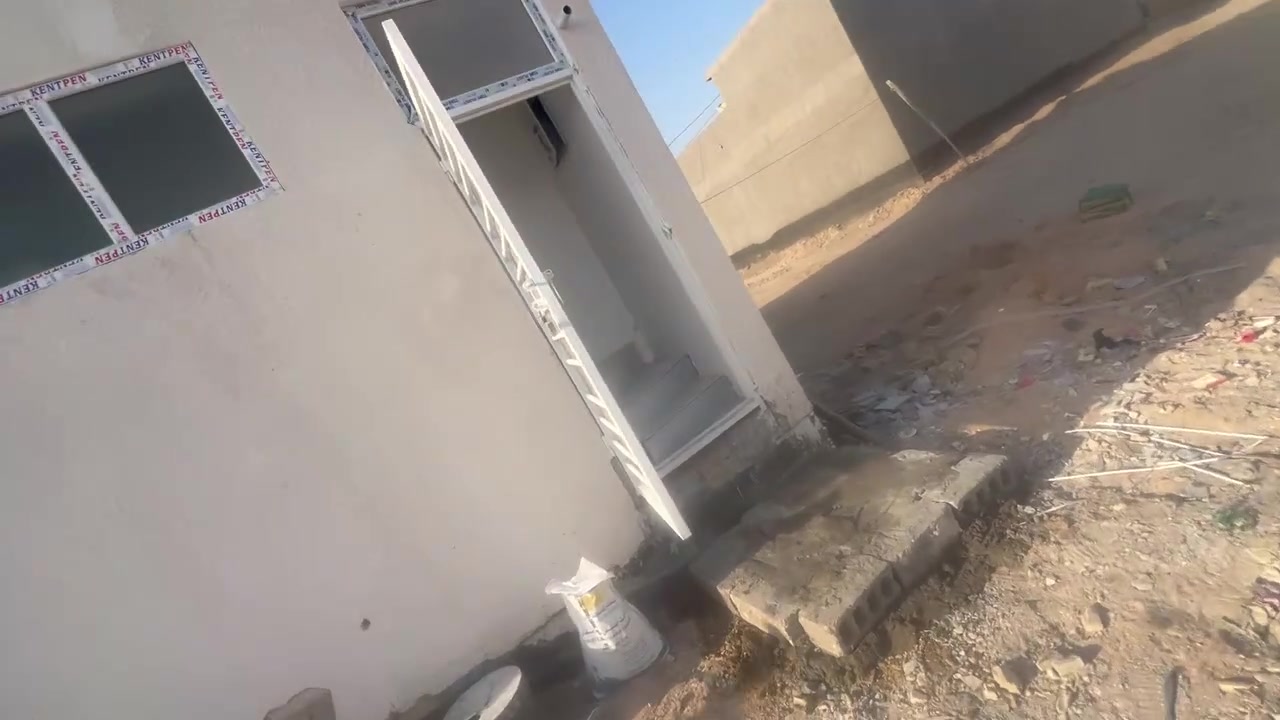أربع شقق لليجار ع حولي ١٠٠ الاستفار ***********
