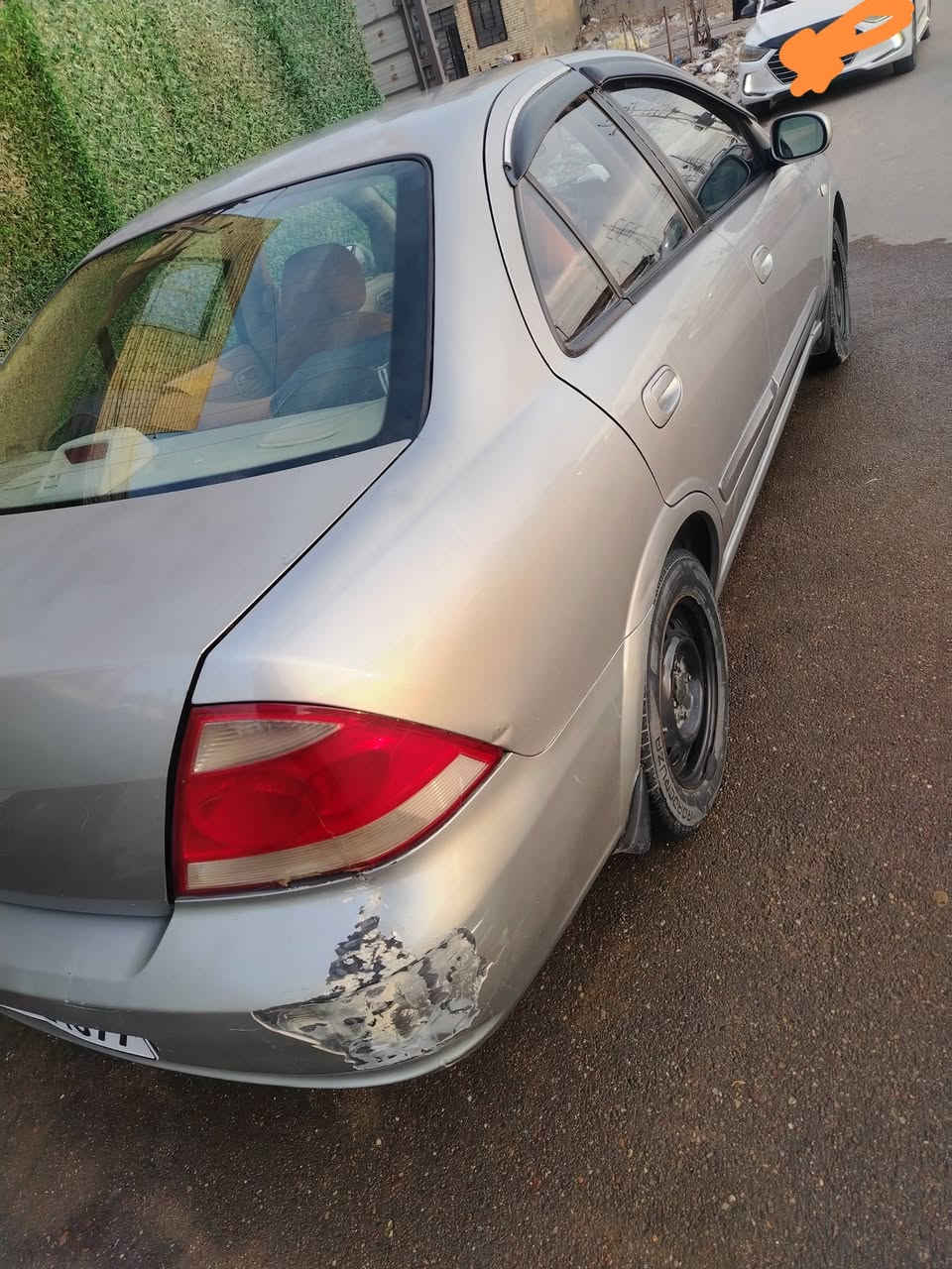 نيسان صني ٢٠٠٨
رقم بغداد ٢٠٢٩ السنوية بيهة جاملغ خلفي ضربة وصبغ مع رش جزء من الباب الخلفي والصندوق

سيارة نظيفة. غرفتهة حلوة ونظيفة الاتصال هاتف ***********
