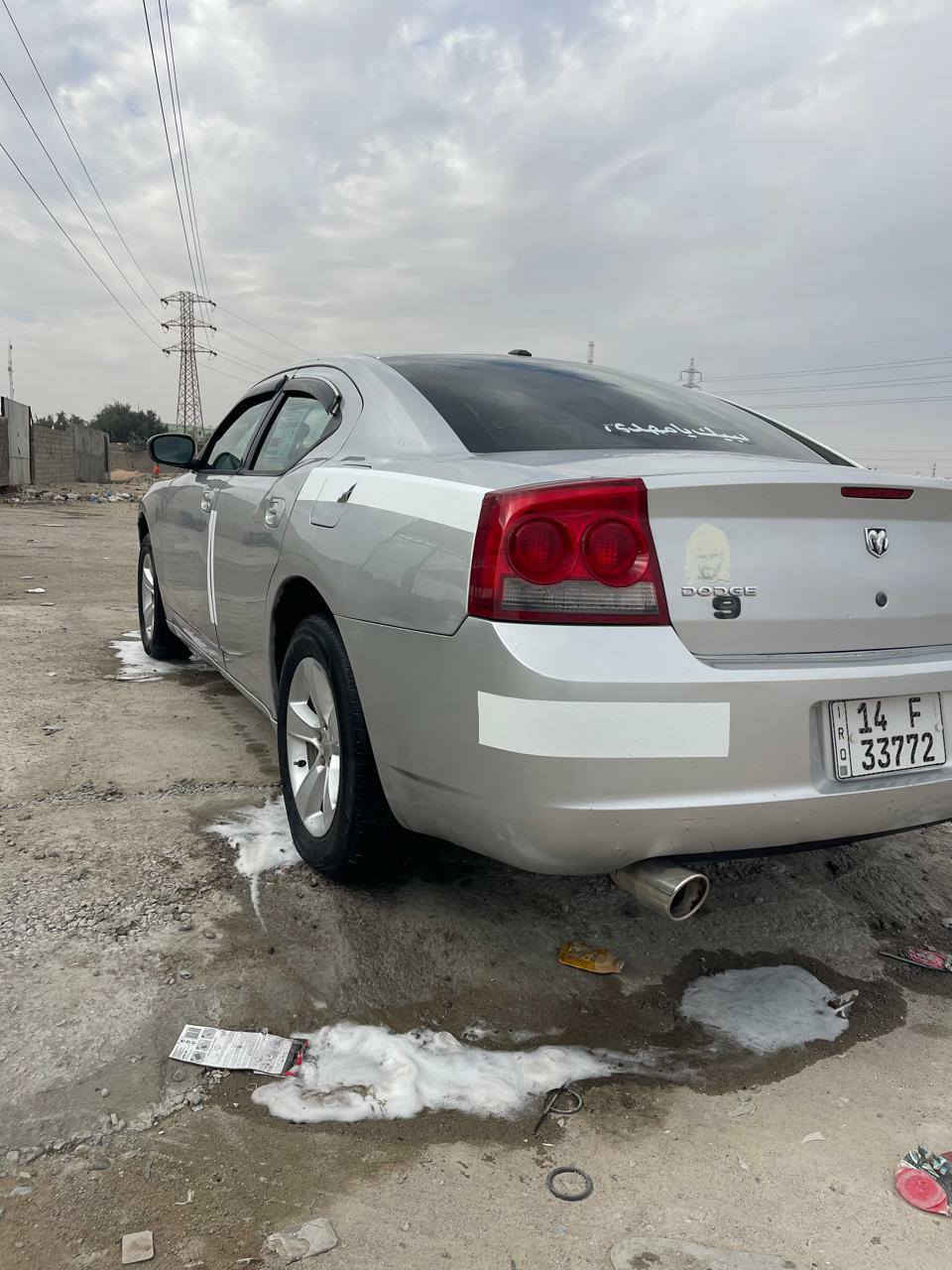 السلام عليكم جارجر 2009 مكفوله من الضربه بيه مكانات صبغ سياره جديده كير مكينه حداده تخم تاير كله كفاله حجم المحرك3500رقم جديد سنويه جديده هزه جديده السعر 95وبالعافيه على الياخذه رقم الهاتف ***********العنوان البصره
