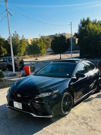 كامري ٢٠٢٣ • متضرره • رمادي