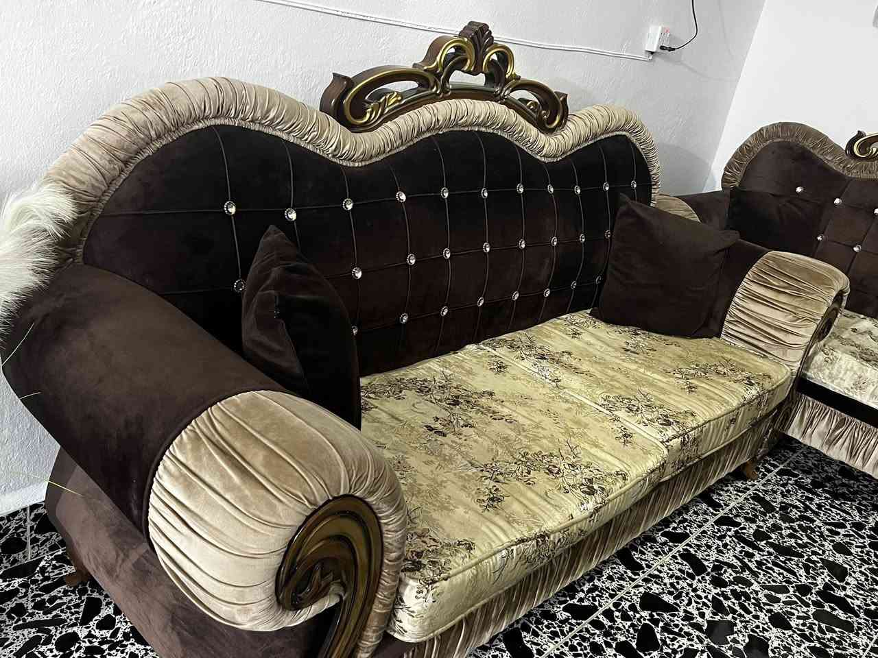 تخم عشر(10) مقاعد جديد للبيع.


**إذا كنت صاحب هذا الإعلان وتريد حذفه لأي سبب، رجاءا أرسل رسالة إلى الدعم الفني**