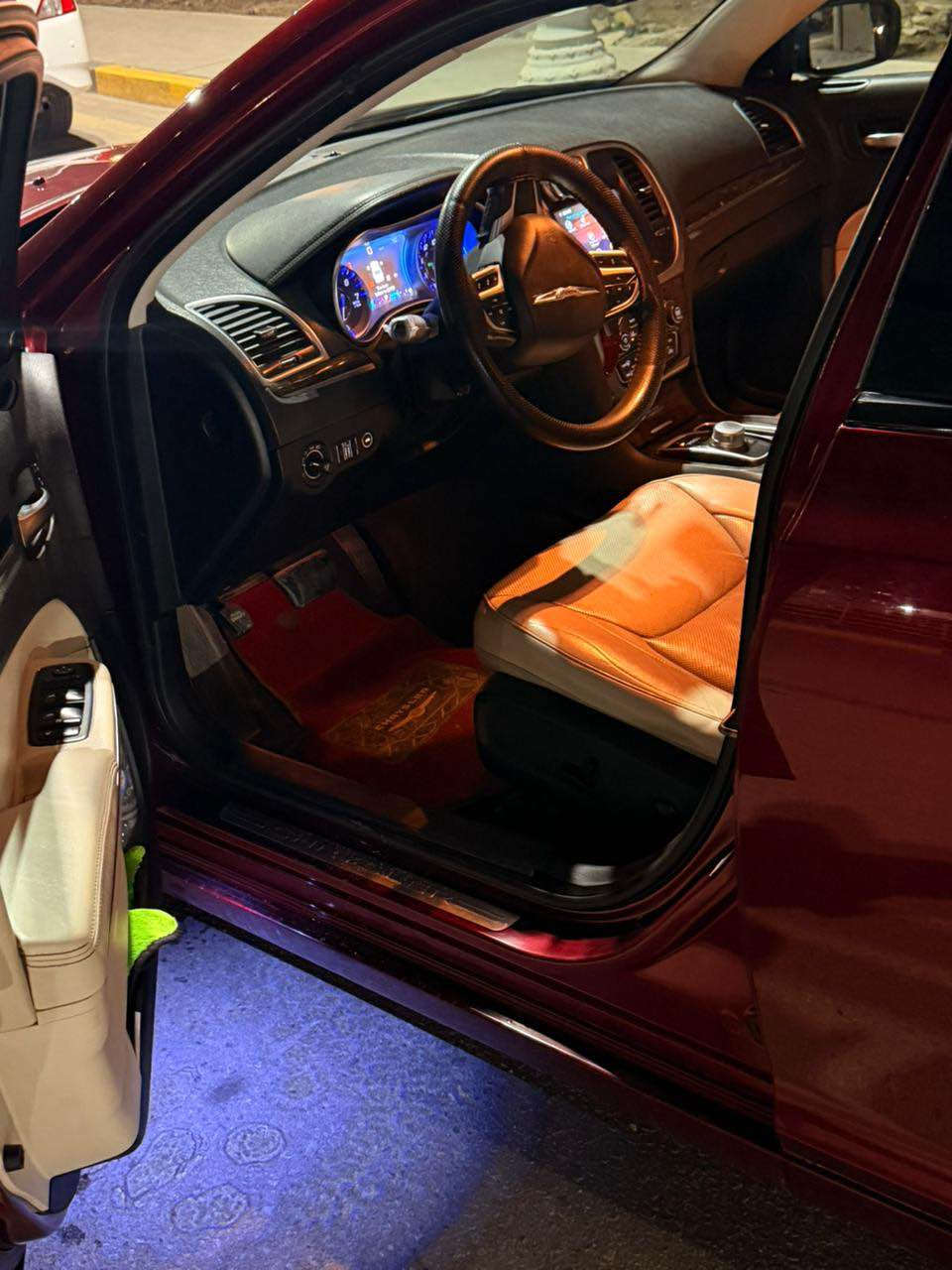 سلام عليكم

للبيع اوباما كرايسلر  موديل 
 ( 2018) اصل فئه S اعلى فئه ب اوباما سياره رقم بغداد جديد 
سياره داخله كفاله  راديتر طابكه وايرات ومحتركه راديتر وجاملغ وبنيد مصبوغ جاملغ ومبدل بنيد 
تقرير موجود
‏S ابلاك ادشن
تو ويل
‏  300  S فول 1/1
بچم عريض 
مبدل بنيد  ومصبوغ جاملغ بس لا مضروب ارباك ولا متئذيه  وبدون ايرباكات  بدون ضربه 

المواصفات :
* پانوراما . 
* نقطة عمياء . 
* حساسات امامية . 
* مصابيح امامية زنون مع LED . 
* ويل قياس 20 أنج  ذهبي
* حساسات خلفية . 
* شاشه كبيرة مع نظام ملاحة نفكيشن GPS .
* سستم صوت الپاين مع سماعات بيتس .
* ⁠دمام صوت خلفي
* داخل جلد  مختم S ذهبي 
* مقاعد أمامية كهربائية عدد 2 . 
* مقاعد أمامية تبريد وتدفئة . 
* تشغيل عن بعد . 
* تدفئة ستيرن . 
* محدد سرعة . 
* تلفون بلوتوث . 
* كاميرا خلفية .
* مرايا متحسسة للاضاءة العالية .
* كير شفتر بالستيرن . 
* دخول ذكي (بصمة) .
* ⁠مكان سيارة بصره 
تنومه 
رقم الهاتف *********** البصرة, العراق
