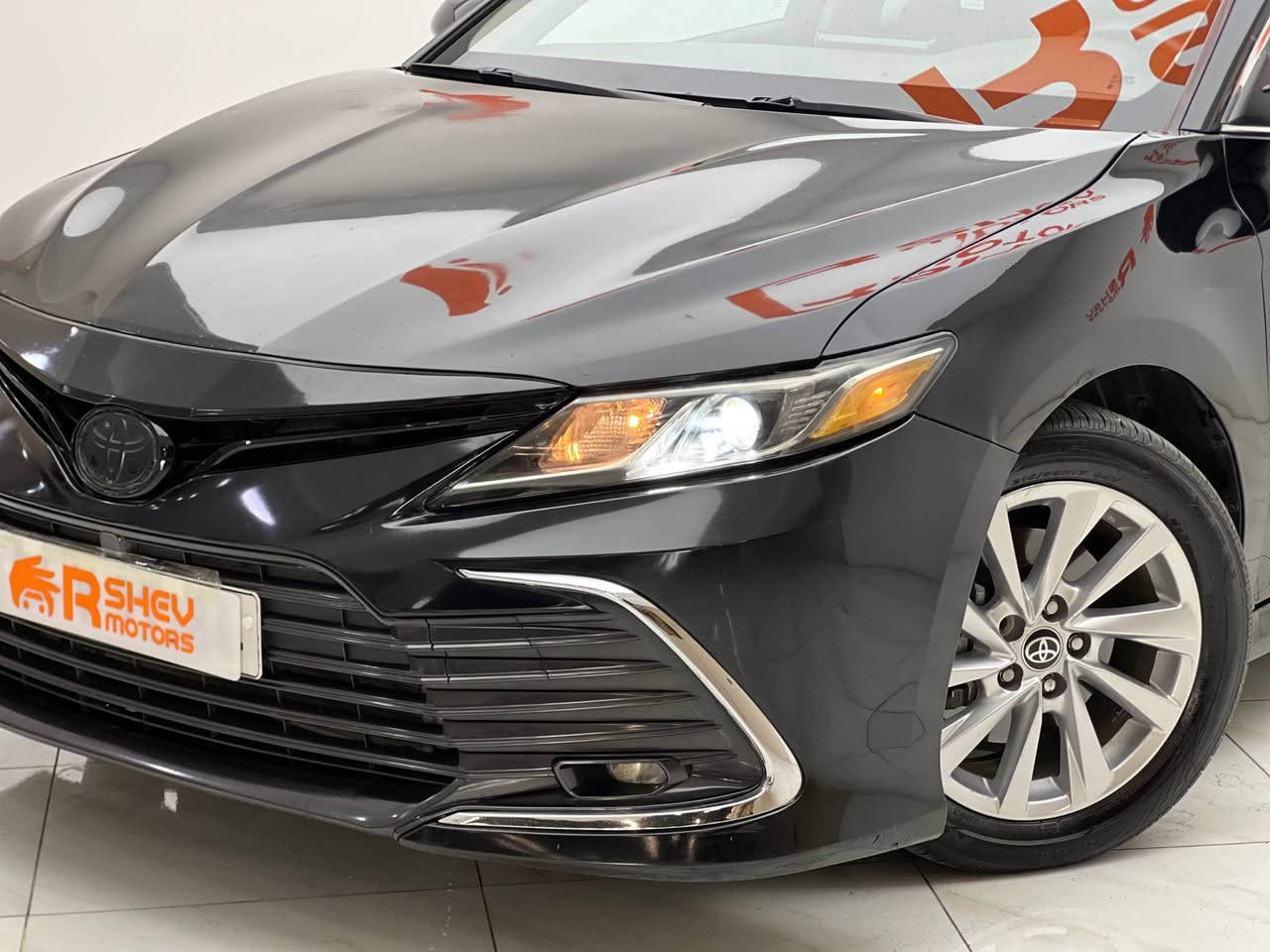 Toyota Camry 2023
تويوتا كامري ٢٠٢٣
مواصفات LE

مكينة ٤سلندر حجم ٢.٥لتر تنفس طبيعي
ماشية 39,000 ميل و بحالة ممتازة 

ضرر السيارة بنيد و جاملغ صبغ و باب و شبر من الجاملغ الخلفي صبغ السيارة بيها ايرباك ستيرن و دكمة سستم
رقم شاصي مع الصور

رقم دهوك الدولي شرط التحويل 
مكفولة من كير و محرك و كهربائيات

و ب سعر بلاششش (159$) ورقة و بيها مجال بسيط للطيبين

مكان السيارة

دهوك -معرض ارشف R-Shev
رقم51 من معارض التيرمينال 

***********
*********** دهوك, العراق
