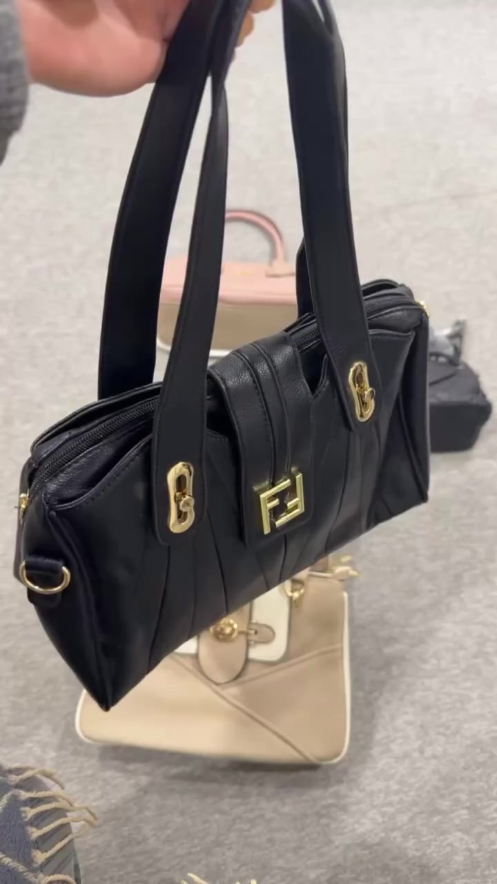 مجموعة حقائب ماركات سعر القطعه 15


**إذا كنت صاحب هذا الإعلان وتريد حذفه لأي سبب، رجاءا أرسل رسالة إلى الدعم الفني**