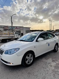 افانتي • ابيض • بدون لوحات