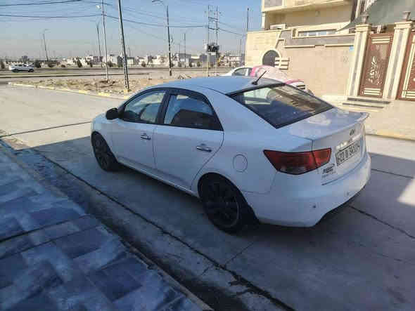 السلام عليكم سيراتو موديل 13 سنويه او هزه جديده كابون بانزين بيها مكانين بارد صدر جديد تايات جديده ماشيه 260 الف السياره حلوه بدون شخوط او رصعات ***********
