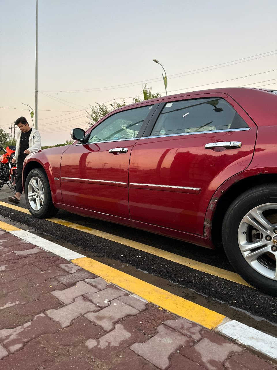 السلام عليكم
اوباما  7  

رقم أربيل ، تحويل ثاني يوم 

جاهزه السيارة وجديده 

تخم تاير محرك وكير حداديه كله جاهز 

محرك v6

مكان السيارة واسط / كوت مركز المدينه 

للأستفسار ***********
