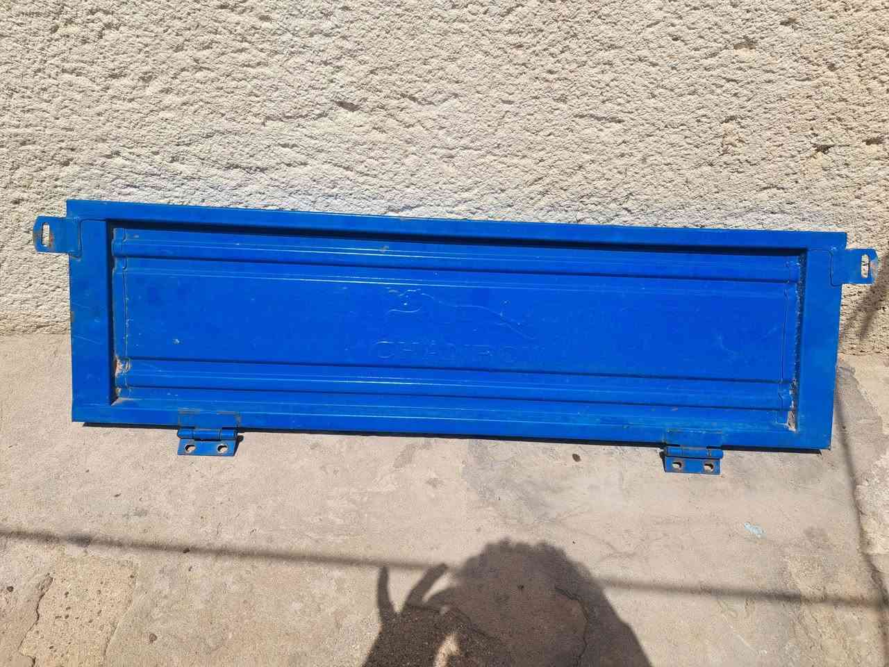 بدي نقص فقط قطعه الى ينشد عليه صندوك  الارضيه كله تفصال للبيع سعر 325 
***********
