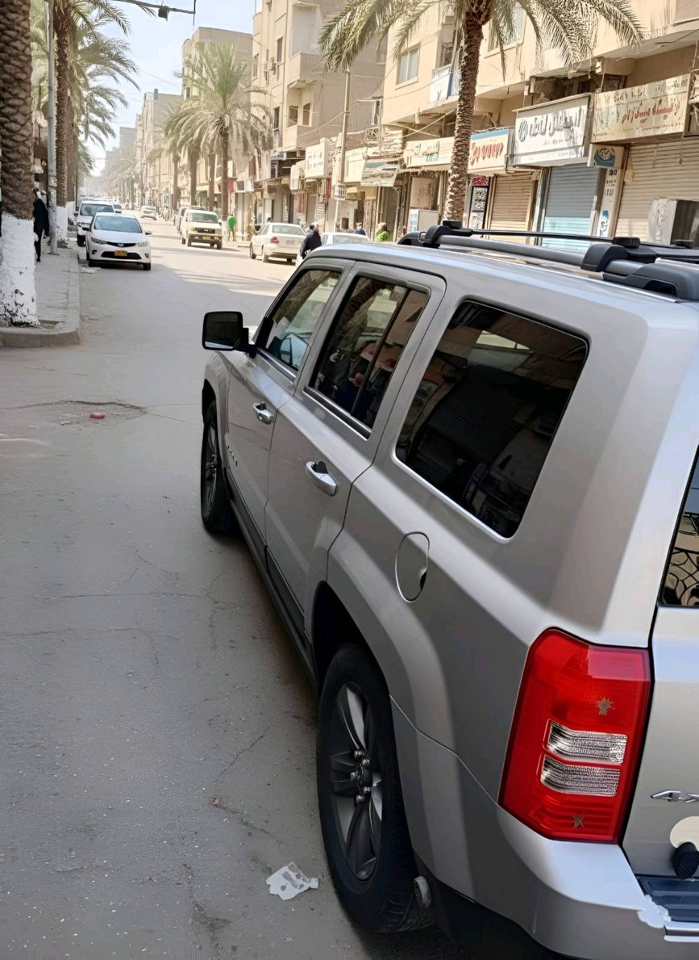 سيارة جيب لتحفيز مغامراتك بكل ثقة! اللون فضي بحالة جيدة جداً مع مقصورة داخلية نظيفة ومكيفة. السيارة مناسبة للرحلات الطويلة والطرق الوعرة.

السعر قابل للنقاش للأشخاص الجادين في الشراء.