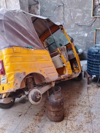 تكتك للبيع 18/12 مكاني الحميديه شارع المصاليخ  رقم وسنويه 07714202726