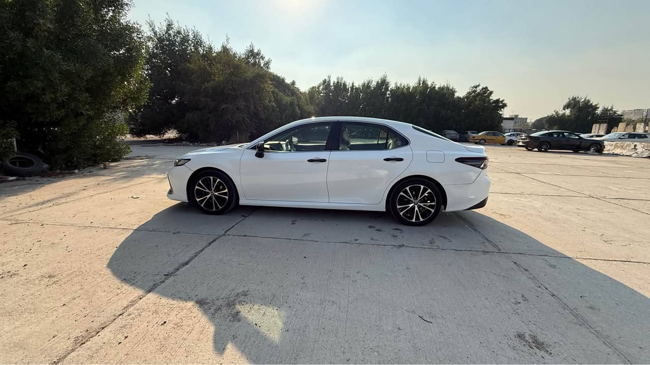 السلام عليكم كامري تكسي دبي مصبوغة عام بيها تبديل بنيد وجاملغات خلفية معجون موديل 2023 اصل ماشية 400 الف مواصفات LE تحويل ثاني يوم  السعر 145 وبي مجال بسيط مكاني بغداد *********** غير متواجد على الفيس 
بيع فقط …. بغداد, العراق
