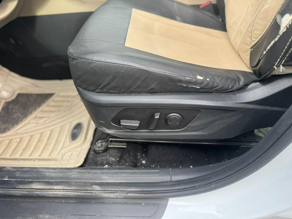 برادو 2007 VX  فول واحد على واحد سياره بلاديه ونضيفه تخم تاير جديد مكينة وكير شرط الفحص بلاد
 كشنات كهرباء 
7 راكب 
3 قطع تبريد 
تبريد بيانو 
فول السياره
‭٠٧٧٠ ٩٢٧ ٩٨١٢‬
