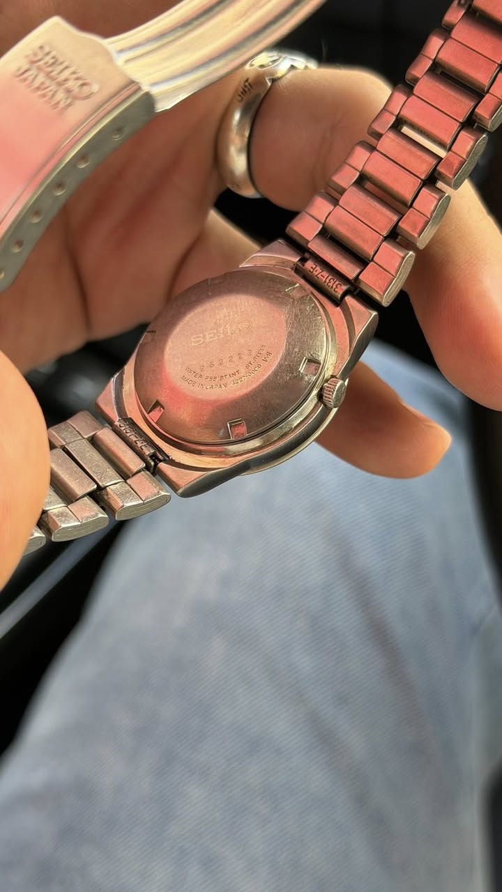 Made in Japan 🇯🇵
سيكو ياباني اصلي 
انتاج التسعينات 1990s
اوتوماتيك ⚙️
قطر 32 كلاسك
21 حجر
منفذ دي ديت عربي انكليزي
الساعة اساسية بالكاملة سير وبوك
السعر 85 الف


**إذا كنت صاحب هذا الإعلان وتريد حذفه لأي سبب، رجاءا أرسل رسالة إلى الدعم الفني**