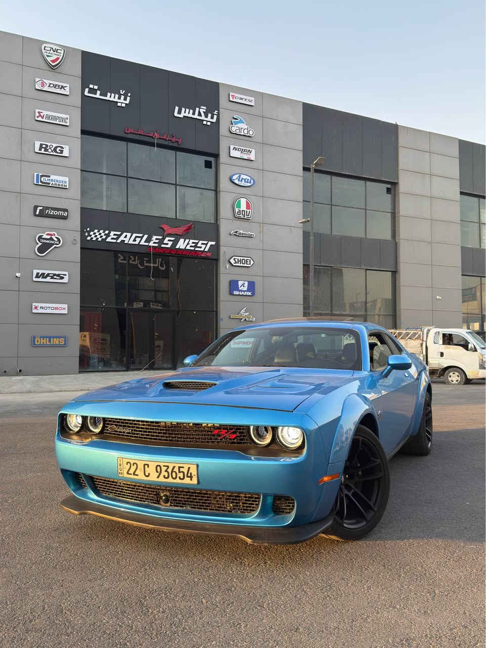 ‏Dodge Challenger Scat Pack Widebody 2023 🔥

تشالنجر سكات باك وايد بدي 2023 فول مواصفات، وارد امريكا، ماشية 1500ميل زيروووو،
المواصفات:
 • محرك V8 هيمي 6.4 لتر 485 حصان
 • فتحة سقف كهربائية
 • رادار أمامي + تنبيه التصادم
 • حساسات أمامية وخلفية + كاميرا رجوع
 • نظام كروز كنترول متطور
 • شاشة جبيرة تدعم كاربلاي/اندرويد اوتو
 • نظام صوتي بريميوم
 • مقاعد جلد/الكالكارا كهربائية مع تبريد وتدفئة
 • ستيرنغ متعدد الوظائف مع بادل شفتر
 • بصمة + تشغيل عن بعد
 • إضاءات LED نهارية وكشافات HID
 • نظام دخول ذكي Keyless entry
 • جناح خلفي وايد بدي مميز + رنكات أصلية 20 إنج
حادثها: جاملغ خلفي وباب صبغ وجاملغ خلفي سايق بارد ومكحل على كد شبر
ايرباك فقط برده

سيارة كلش نضيفة، ما ناقصها شي، فول مواصفات
سعر  32,500 وبي مجال بسيط
تواصل ***********
للتوضيح: سياره بدون رقم أربيل, العراق
