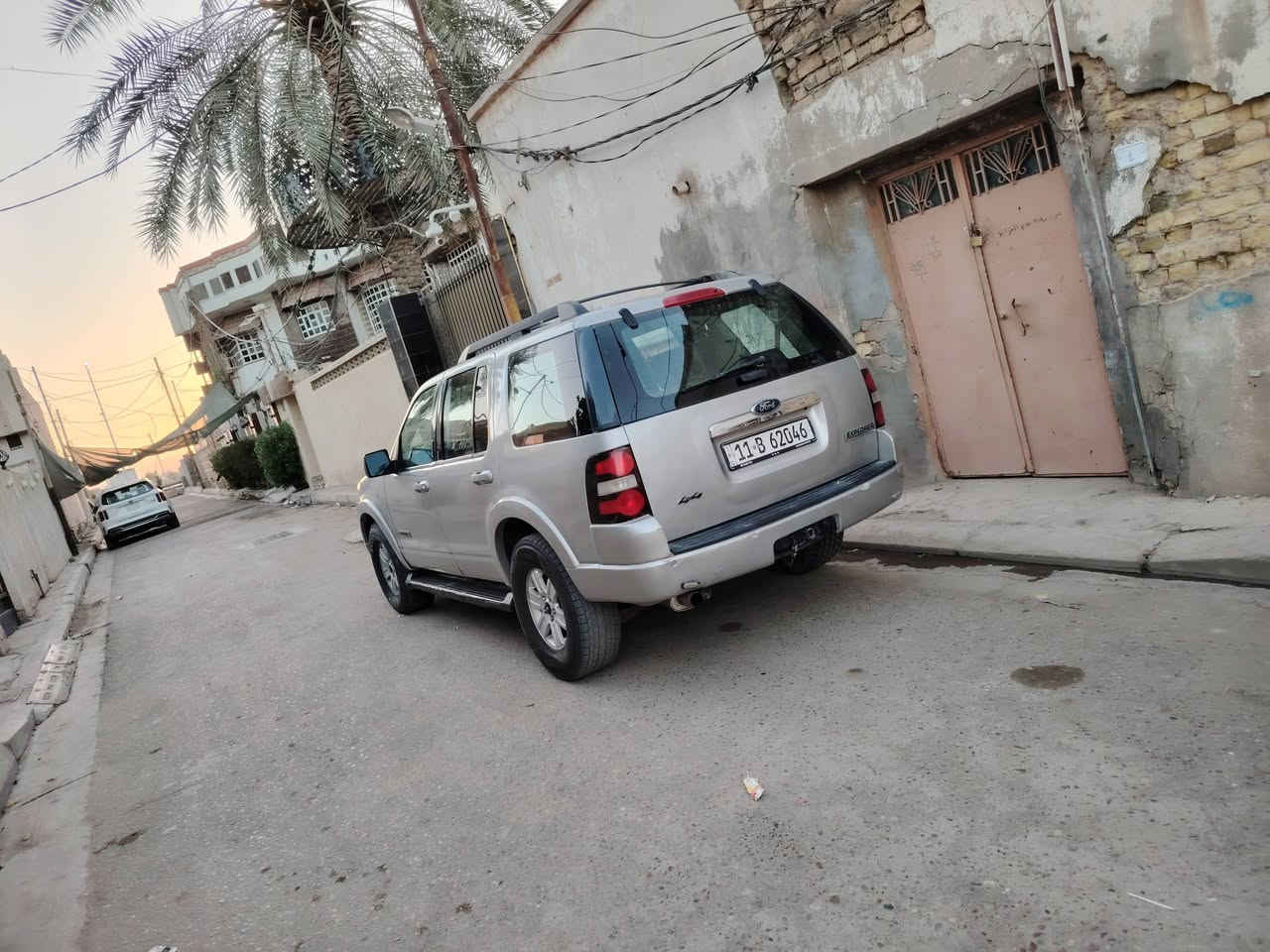 سلام عليكم  فورت اكسبلور موديل 2008 رقم بغداد بسمي جاهزه من كلشي سبعه راكب كير ومحرك وصدر وتبريد شرط صبغ حزام كهربائياتها كلها شغاله تخم تاير جديد  ***********
