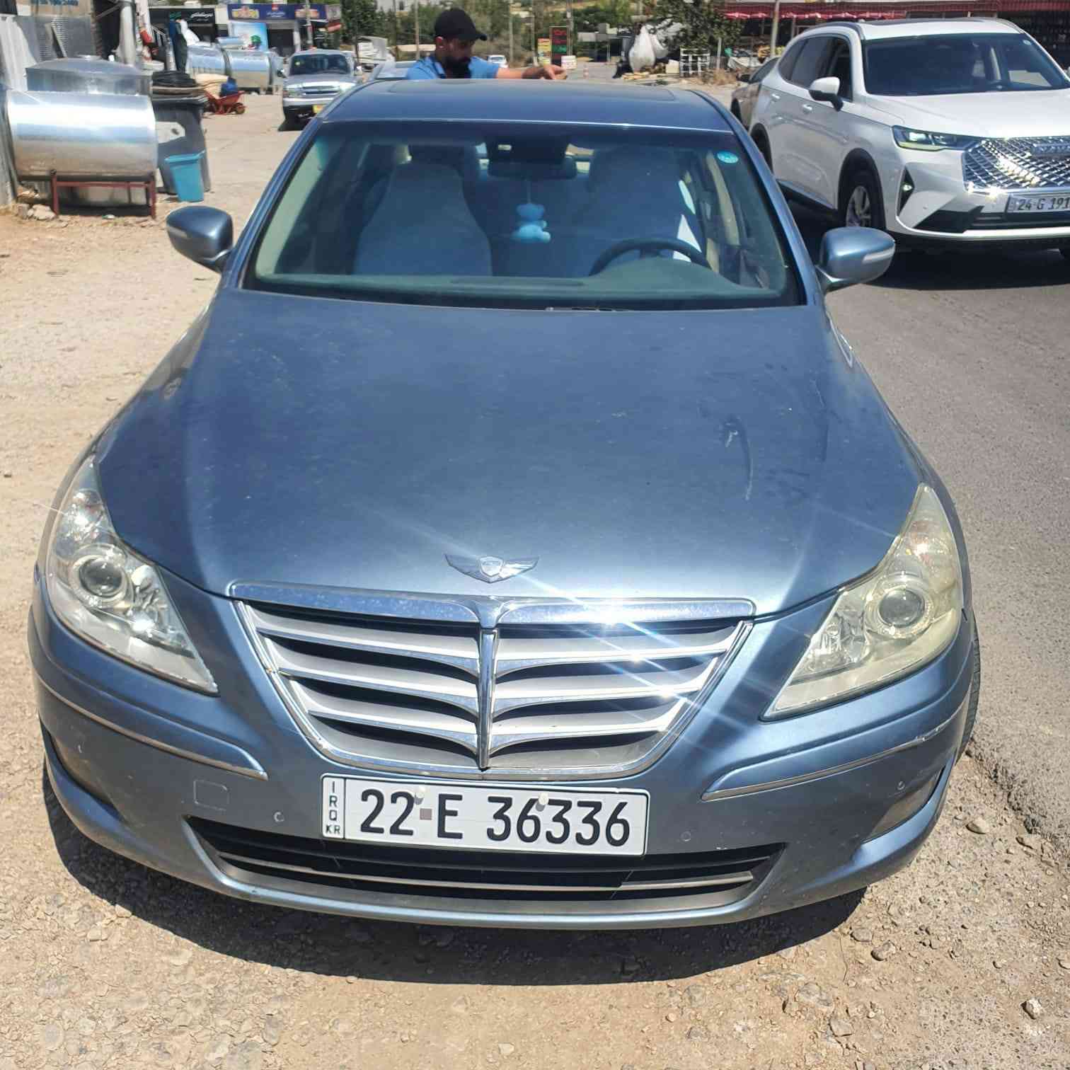 السلام عليكم جينسز 2009 
مكينة 3800
فتحة سقف
كشنات تدفئة وتخزين
شاشة 
كامرة
وارد خليجي
الضرر قطعتين 
حساسات خلفية امامية
بيها هواي مواصفات اني مو بياع شراي ف ما ادور كلشي
السعر 120 وبيها مجال للاستفسار ***********
