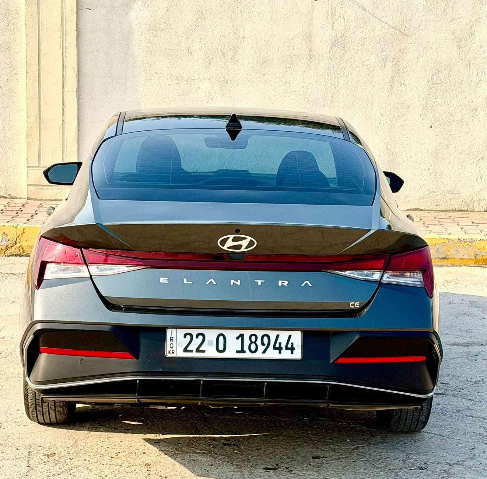 النترا موديل 2024  لون زيتوني 💚
🥇للبيع. فقط🥇
وارد امريكي ماشيه 19m بعده بوضع الزيرو
حادثه جاملغ  خلفي. صبغ فقط  بدون دواخل‼️ الباقي   ايرباك كله مكفول صور الحادث بالمنشور. ‼️سويج. سيارة‼️
مواصفات
شاشه كار بلي 
رادار امامي
اهتزاز. ستيرن
ورادار خلفي
ورادار جانبي
تحديد مسار
قياده ذاتيه
تنبيه خروج عند المسار
ويل كب. لد نهاري.  لايت. زنون. بلادي 
فول تحكم ستيرن
كير اوتو +عادي
شاشه الكتروني دجتال . تنبيه. اهتزاز. بل ستيرن 
السياره بعده بوضع الشركه ومابيه ولا نقص
رقم اربيل الجديد تحويل وكاله مضمون 
. سيارة نص فوول. مكينة 2000 دوش
رقم 📞 ***********
بغداد. كاظمية💯. سعر. 163$🔥
