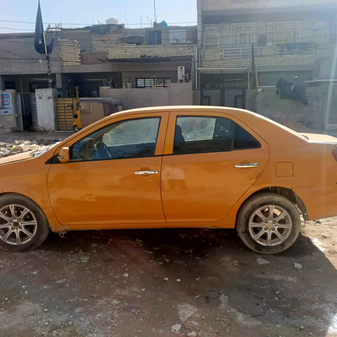 جيلي ام كي للبيع ٢٠١٢ رقم انكليزي داخلة هزة وباسمي رايدهة ٣٠ ورقة وهذا رقمي *********** بي واتساب
