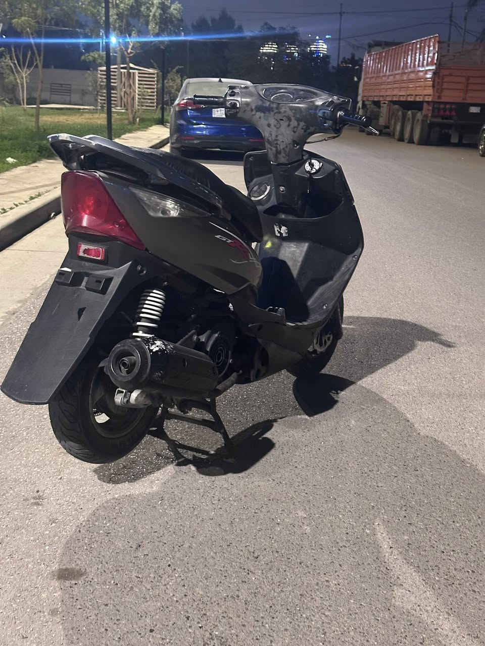 السلام عليكم 
شباب دراجه ثعلب للبيع✅
الدراجه مفتوحه بس نضيفه ✅
ولميكنه ناعمه كلش 🔴
الدراجه كلشي مابيه بيه نقوصات بصيطه 🔴
الدراجه نكره سلف نفس ماشوف بل فديو ✅
السعر 350 وبيه مجال عله كد الجيه مجال مو هواي ❗️
مكاني بغداد الحريه 📍
للستفسار ***********
