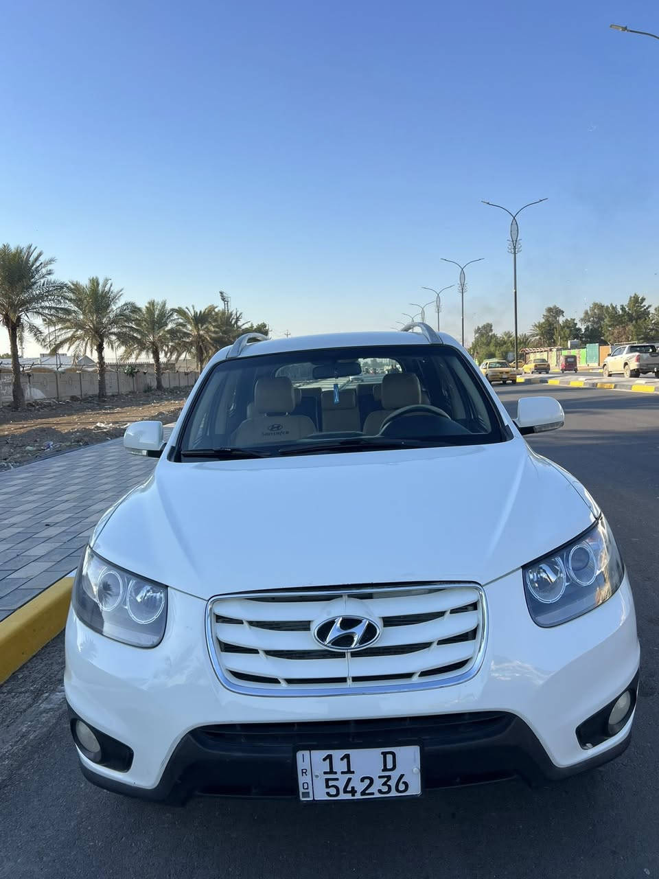 السلام عليكم سنتافيا 2012 خليجي شركه العامه ٦ سلندر 
السعر ( 137$)*********** 
سياره ٧ راكب ٦ سلندر ٣ قطع تبريد سياره جاهزه وبدون نقص 
سياره بيها جاملغ خلفي وباب جهه اليمنه رقم بغداد انگليزي تحويل مباشر
