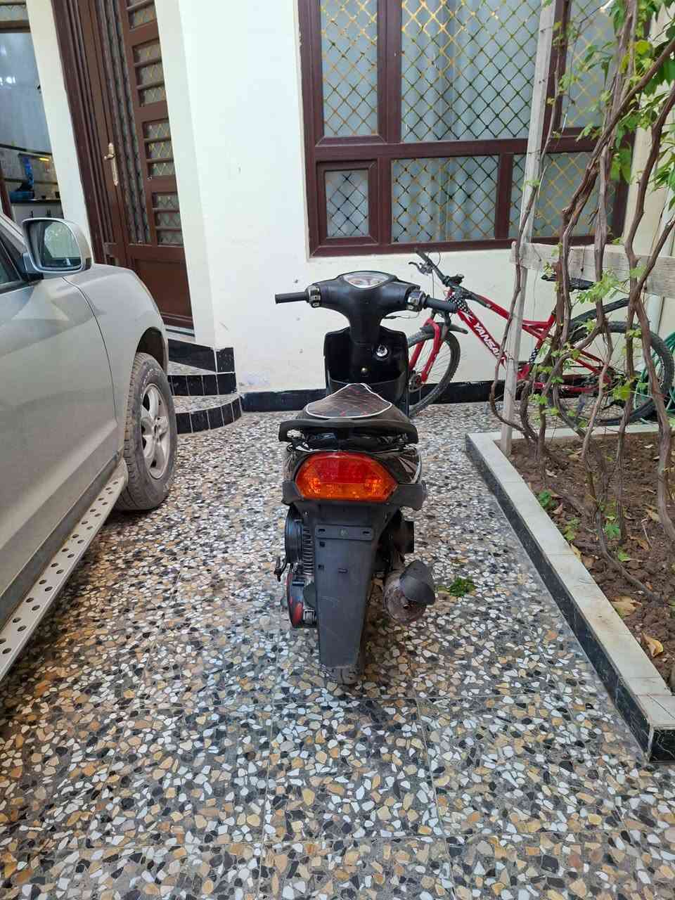 للبيع دراجه ماكس عدله
بوشه 49 كامله مكمله بدون اي نقص 

كابريتر اصليه ام الفسفوره وضفيره وعداد وطوافه وسلف جدد سلف هندر تشتغل وتايرات هم جدد

سعر 525 وبيها مجال تشلع اعيوني 

مكاني ديالى بعقوبه تحرير 
رقمي *********** بي هم واساب
