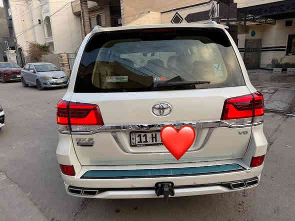 السلام عليكم للبيع لاندكروز 2020 سبشل ادشن ساز باب اول  السيارة كفالة مغلفة ppf من شركة جيو شيلد سنوية جديدة كير ومحرك مكفول 
المواصفات : 
محرك ٦ سلندر 4000
ماشية 68 الف 
 8 ارباك بلادي 
شاشه لكزز 
كشن ٣ حركات 
تشغيل بصمة 
تشغيل عن بعد
‏مرايه شفط 
‏دوسات لزيريه 
‏‏نظام مانع للانزلاق 
شاحن وايرليس 
‏‏النظام المساعد على نزول المنحدرات  
خمسه بصمات ابواب
باب خلفي كهرباء بلادي 
‏‏دخول ذكي
‏‏مثبت سرعة
‏‏فتحة سقف
‏‏فول تحكم ستيرين
‏‏كاميرا خلفية 
‏‏بلوتوث
‏‏مشغل CD
‏‏منفذ AUX & USB
‏‏كشافات ضباب
‏‏زراك لايت 
‏‏حساسات امامي خلفي 
-ثلاث شاشه بلادي اصل 
السعر / 63 وبيها مجال للشراي 
الاستفسار المراسلة على ماسنجر او الاتصال بالرقم  
***********
