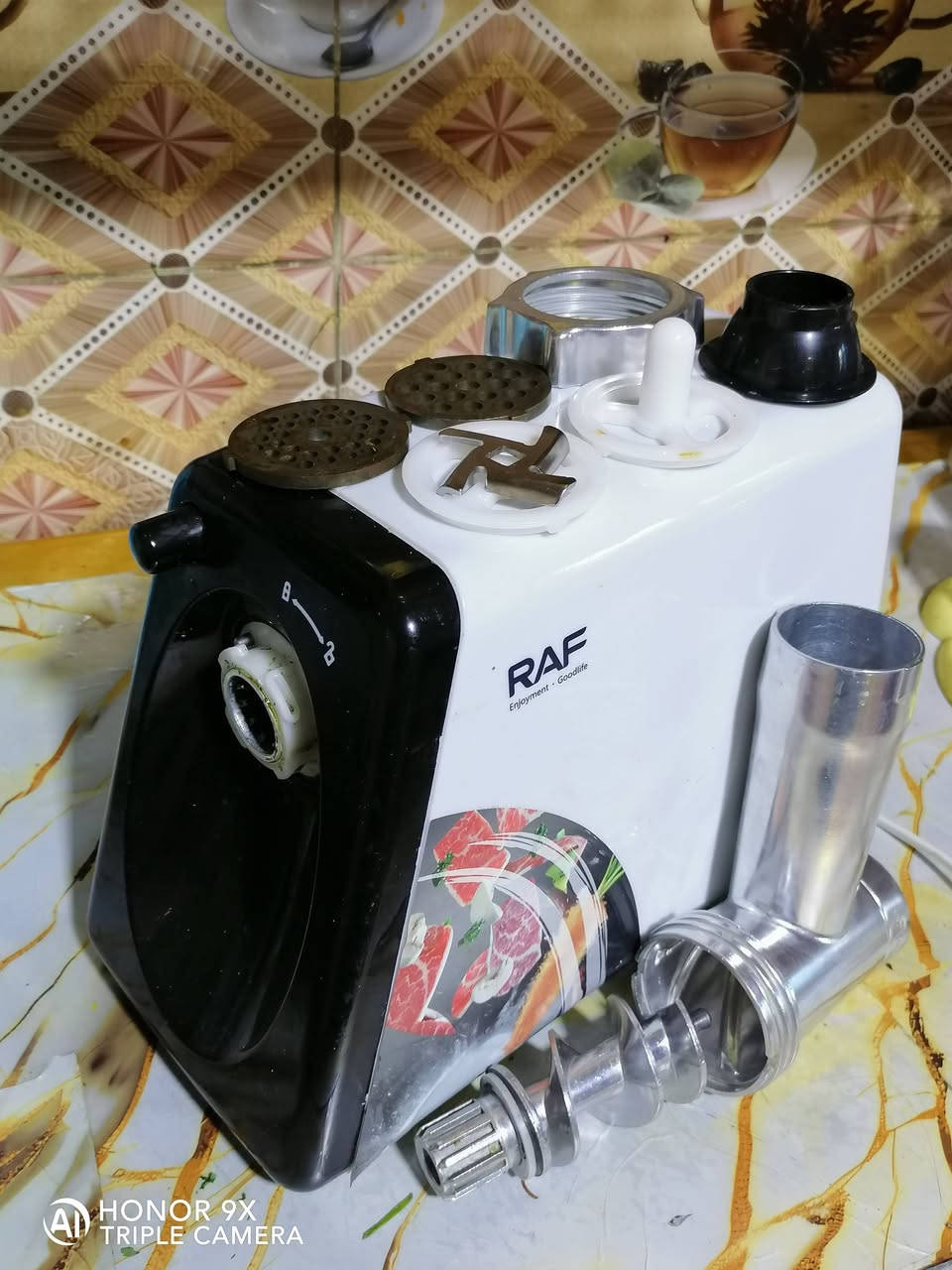 السلام عليكم أغراض للبيع
مجمدة عمودية مال كويت بالة شغالة فول شبكة خارجية السعر 225وبيهه مجال 
نورفة (أوتي بخاري) شغال ماركة أوربي السعر 100
مثرامة كاملة وشغالة الماني السعر 45


**إذا كنت صاحب هذا الإعلان وتريد حذفه لأي سبب، رجاءا أرسل رسالة إلى الدعم الفني**