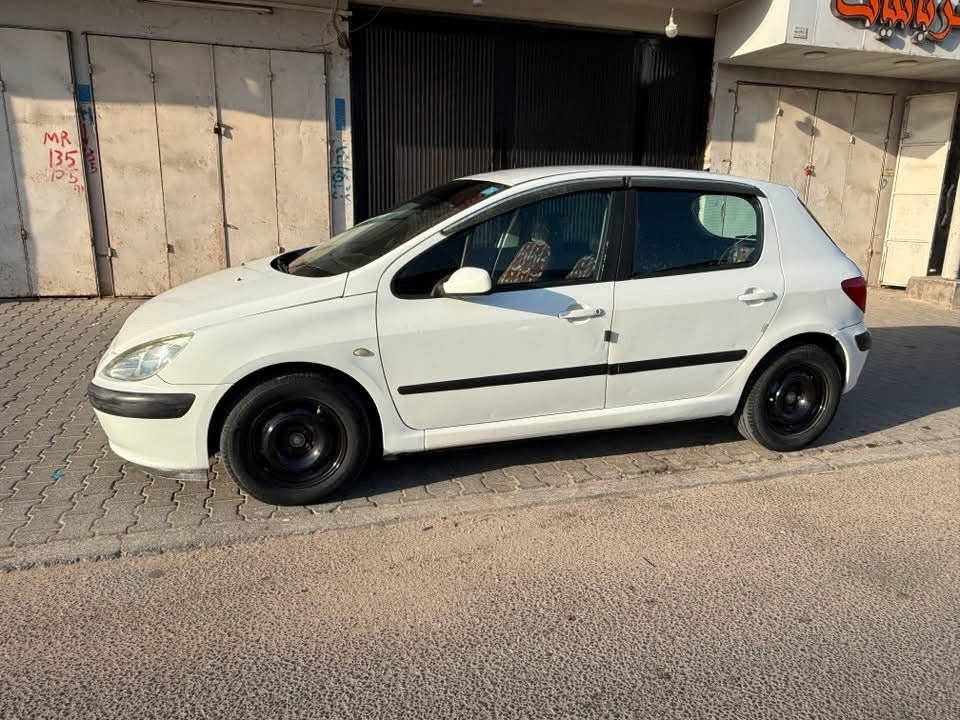 بسم الله الرحمن الرحيم
بيجو 307 موديل 2005 سيارة جاهزة من كلشي 
ترايك وفحص وين ماتريد 
تبريد ثلج حماوة انساها شادلها فان اضافي 
وبراد كير شغل انور دلفي 
السعر 55 وبيها مجال بسيط 
مكان سيارة بغداد حي الجزيرة 
***********
***********
ملاحظة : السونار مرفق مع صور اذا سيارة ماعجبتك او سعر ما عجبك يارب تحصل الاحسن والارخص
