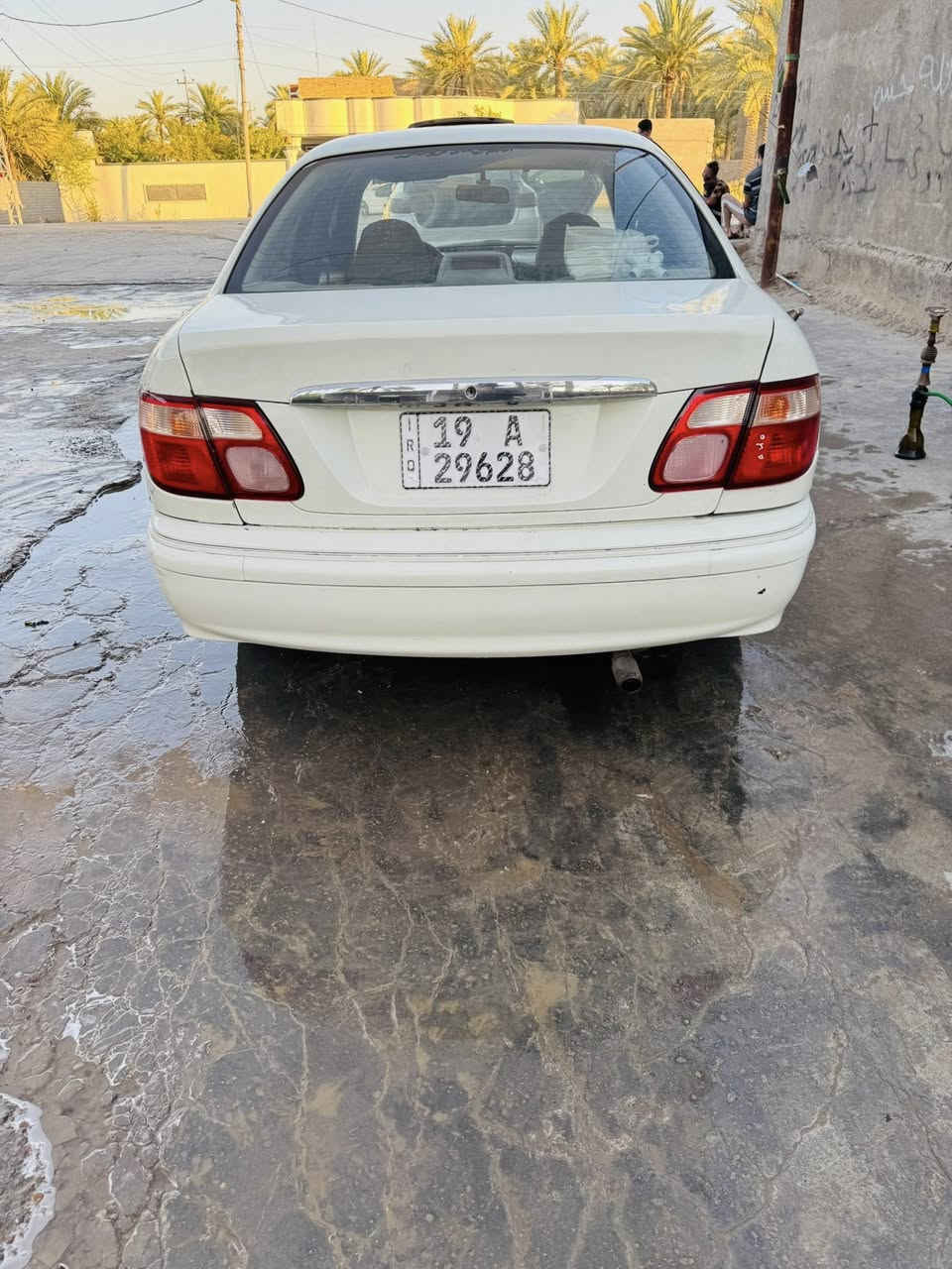 نيسان موديل الفين سياره داخله جديد  مصبوغه عام بدون ضربه كير محرك جديد ٦٠ وبيه مجال ***********
