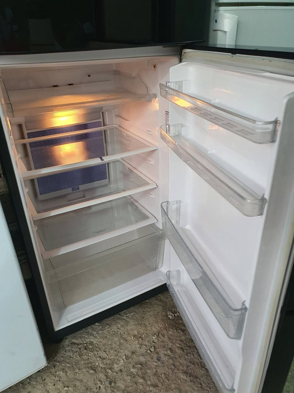 ثلاجة هيتاشي صنع تايلندي
شرط،الشغل نسبة نظافة 95%
نظام بخاخ 
متوفر لدى مجمع الكرار 
#متوفر #كل ما يحتاجه المنزل   #اصلي باله

موقعنا الزبيدية شارع 20 مجمع الكرار 
للاثاث المنزلية المستخدمة
للاستفسار الاتصال 
***********
***********
