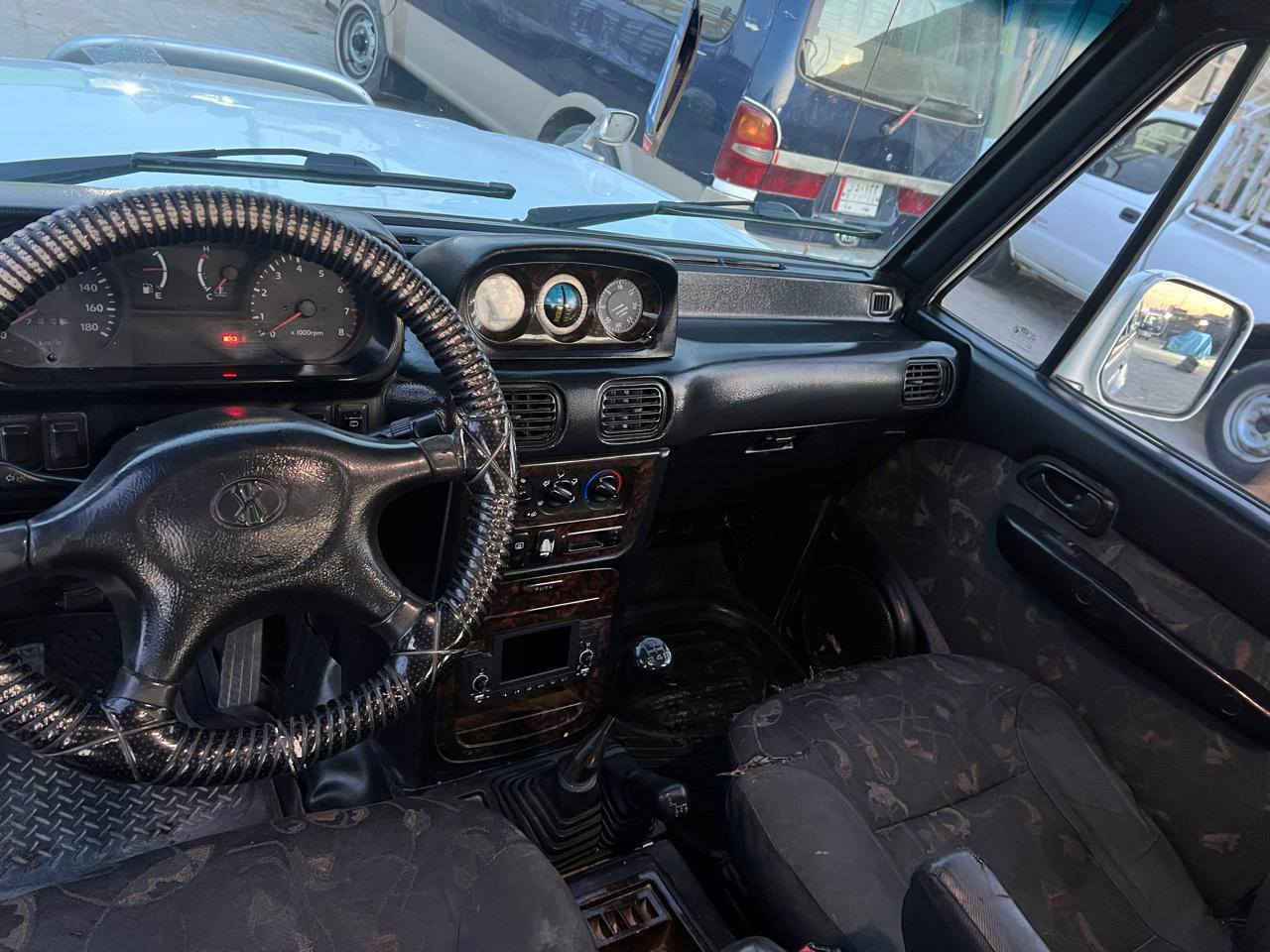 كير عادي موديل 2001 
كير ومكينه بلادي 
السياره جاهزه من كل النواحي كهربائيات شغاله 
بس التبريد عوزه كمبريسر 
سياره بدون صبغ ولا ضربه كفاله عامه 
رقم سليمانيه 
شرط التحويل السياره باسمي 
بدون وكاله 
السياره متواجد في بغداد منطقه الرشاد 
غير متواجد على الفيس 
الاتصال على الرقم هذا ‏‪0771 298 2297‬‏
