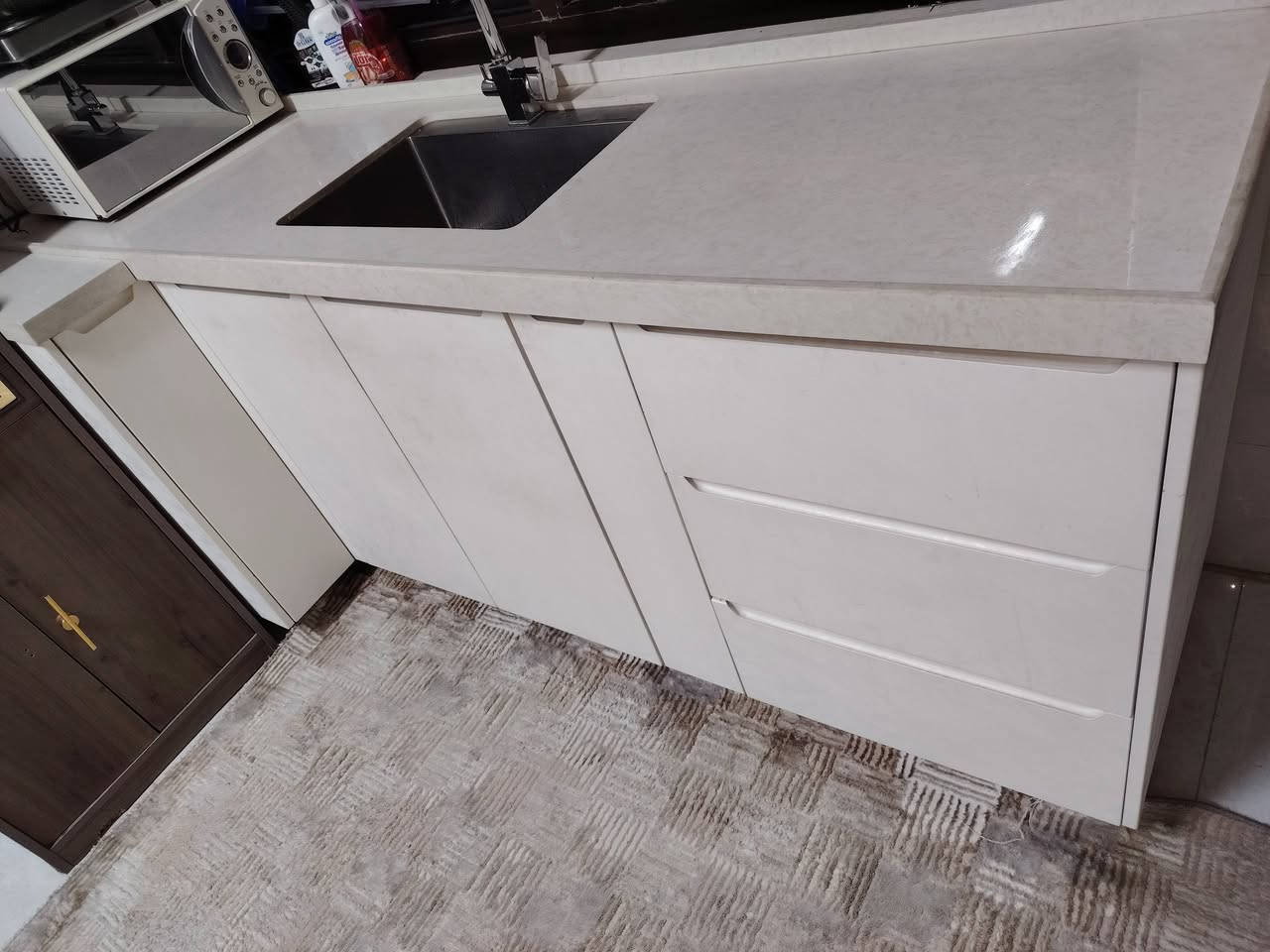 كونتر درجه اولى HDF سعره ٨٠٠وبي مجال
***********
