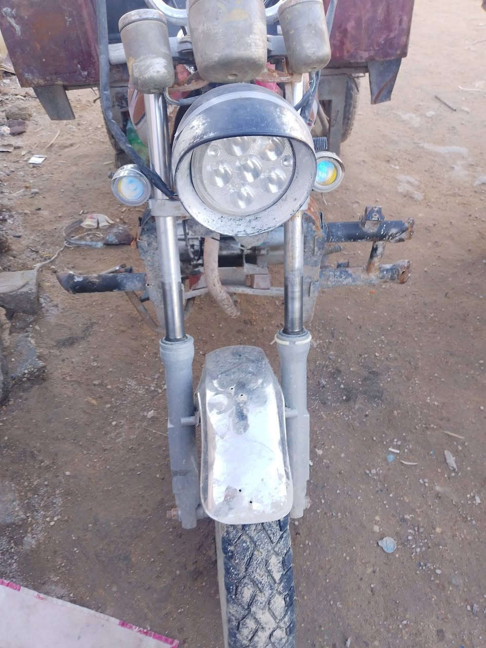 للبيع مديل 13 كسن جديد كهربائيات وباتري وشحن ودبلات مكينه بعدها عل سحك بوش وبستم مك مديل 20 جاهزه كبل طلع عله باب الله كلك مكفوله وبدي حلو نضيف ما بيه خياس ركبه بيه فطر ولحمته شركه جه وحده سعر500 وبيه مجال قليل مكاني كربلاء ***********
