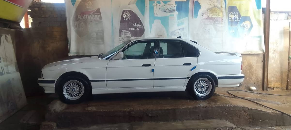 بي ام موديل ٩١ مكفولھ عام باسمي رقم نكليزي بغداد كير مكينھ حداديھ تخم تاير كھرباءيات كلھا شغالھ لسعر ٥٠ وبيھا مجال للاستفسار ***********
