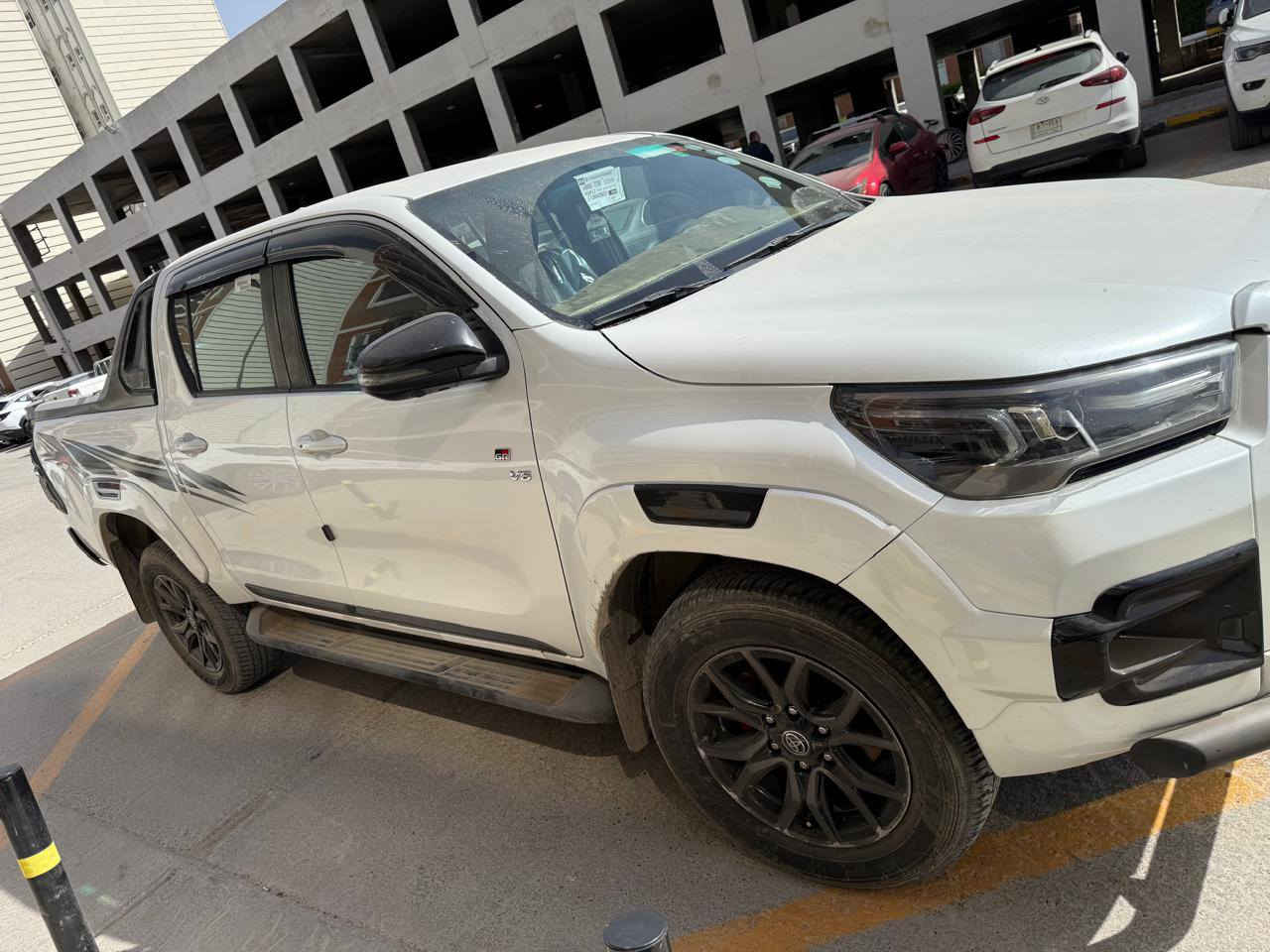 السلام عليكم هيلوكس 2023  V6
مكفوله 
سياره جديده باسمنه فول مواصفات
مكانها الحريه الدولعي 
السعر 410$
للاستفسار ***********
اني مكلف بل نشر
