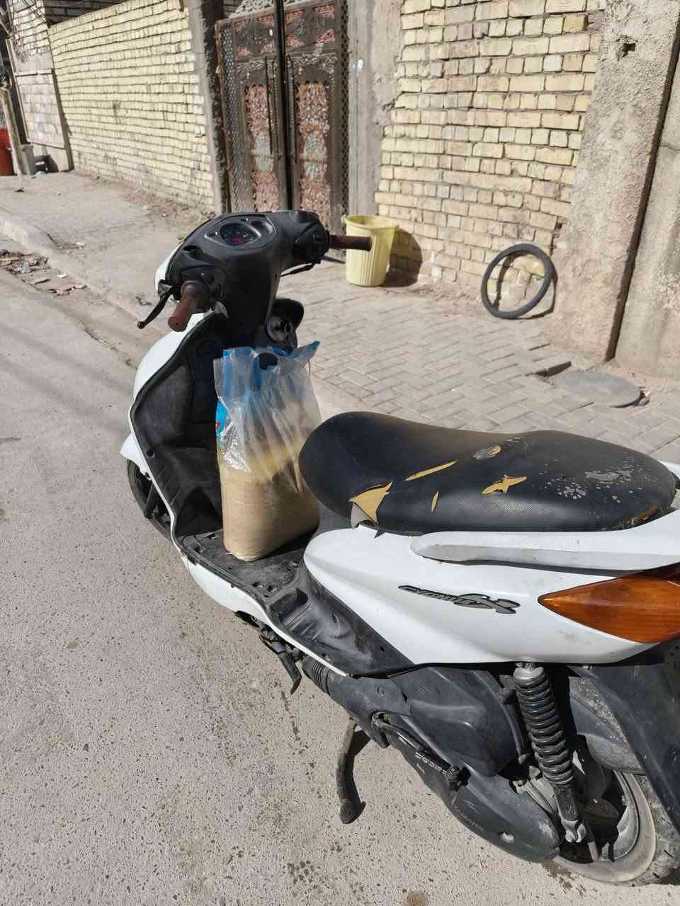 السلام عليكم درجه سكنس ياباني ١١٠ بغداد العبيدي الشهداء الثالثه قرب مدرسه عمر بن عبدالعزيزسعر٥٠٠وبيه مجال/ ***********
