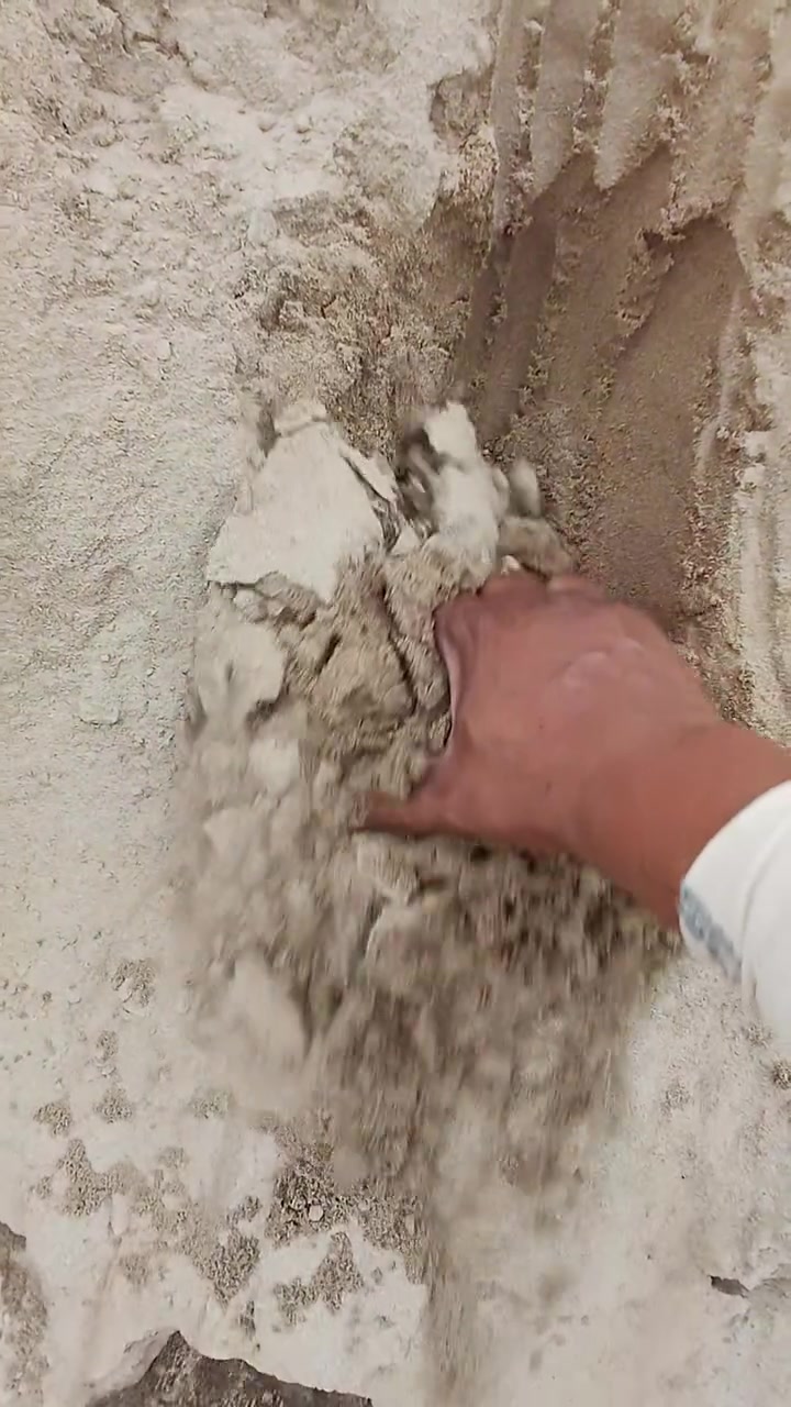 متوفر تراب حدائق درجة اولى العنوان مشتل الأميال مغربه مقابيل حي المعلمين جديد قرب شرطهk9 متوفر توصيل داخل العماره ***********
