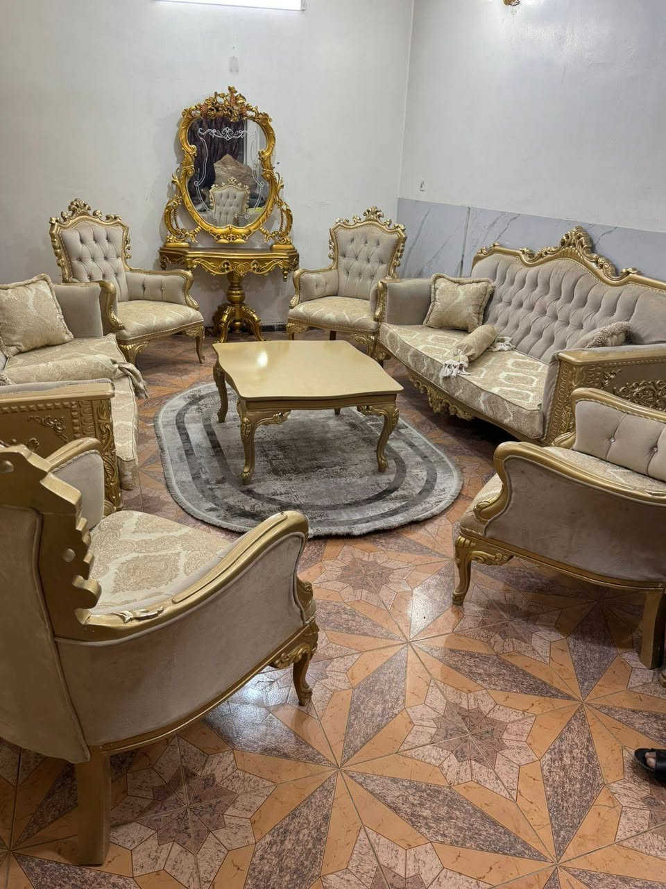 تخم زان دزاين ايطالي ١٠ مقعد مع ميزوسطي اخو الجديد ولا غلطه ***********
