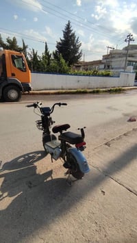 شاشة مزدوجة • ٤ بطاريات • بلوتوث