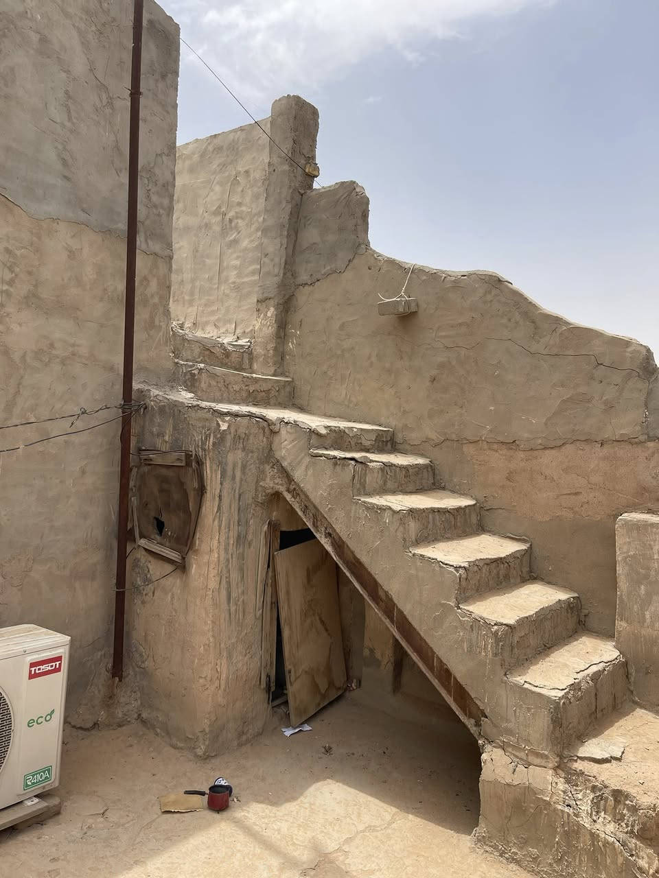 السلام عليكم بيت للبيع مساحة ٧٩متر بناء جيد يحتاج ترميم مثل ما موضح داخل الفيديو موقع البيت قريب ع شارع المعمل وشارع الجمهوريه وقريب ع مرقد مسلم ابن عقيل تقريباً ٣ دقايق مشي للتواصل خاص .


**إذا كنت صاحب هذا الإعلان وتريد حذفه لأي سبب، رجاءا أرسل رسالة إلى الدعم الفني**
