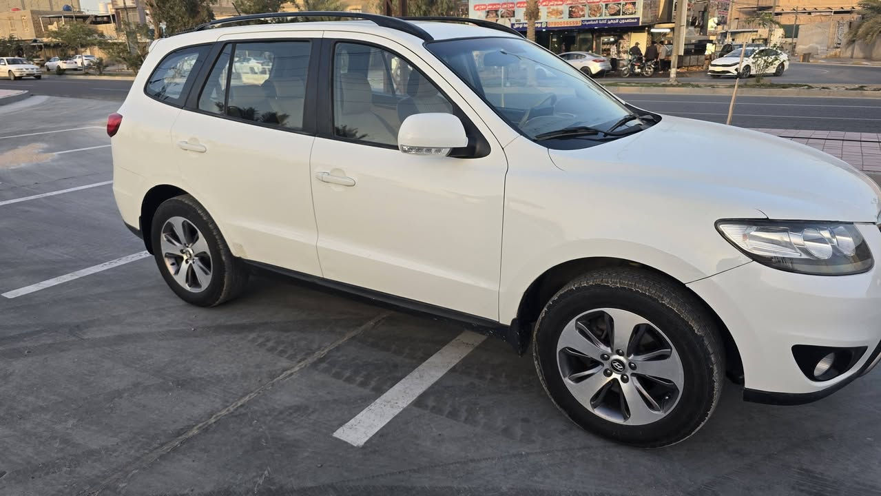 سنتافي 2012 . 4سلندر . فول عده البصمه . 
مكان السيارة نجف . سعر 136 .
بيها ملاحظات بسيطه . 
للاستفسار الاتصال على الرقم *********** او المراسلة واتساب او ماسنجر
