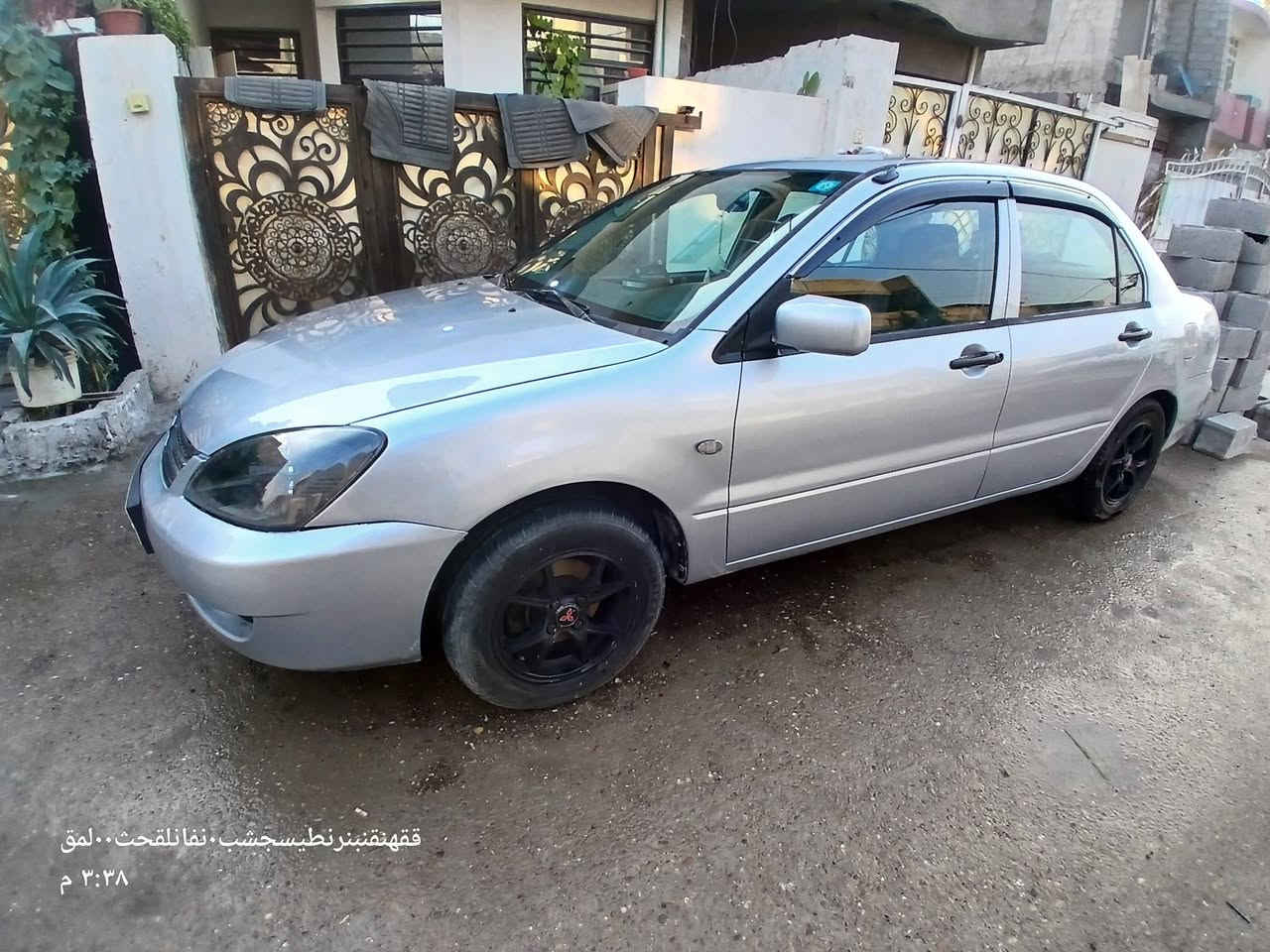 سلام عليكم 
٢٠٠٦
باسمي كير محرك مكفول تبريد شغال ثلج
مصبوغه عام بدون ضرر جماليه محرك جديد حاويه ١٥٠٠ 
بغداد البياع
***********
السعر ٧٤
