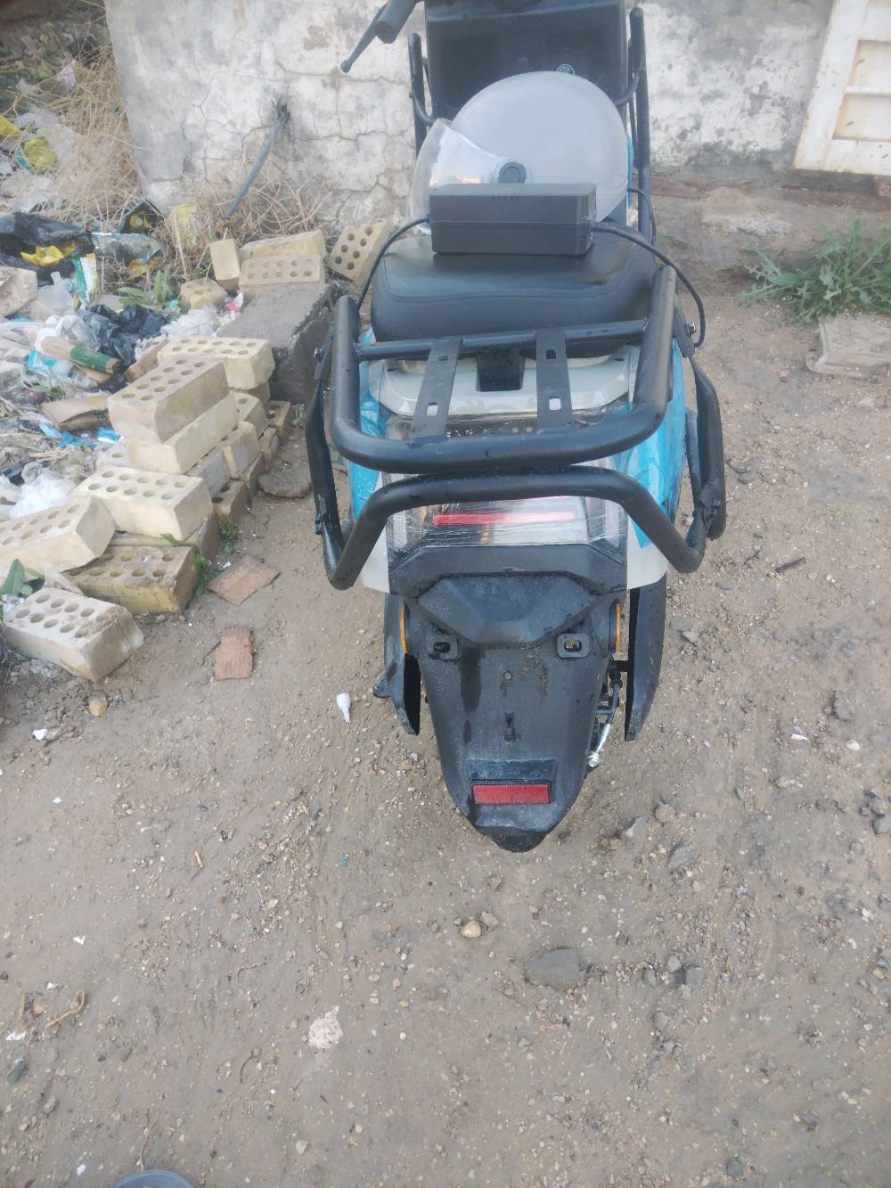 سلام عليكم دراجه سكنس ام عيون للبيع
السرعه 100
ملف 2000
6بطاريات ليثيوم
استعمال اسبوع
لايت زنون
صندوك جبير
مع شاحنه
وخوذه
وجادر حمايه مطر وشمس
..................................................
مكان بغداد الزعفرانيه
السعر750 وبيهه مجال
***********
