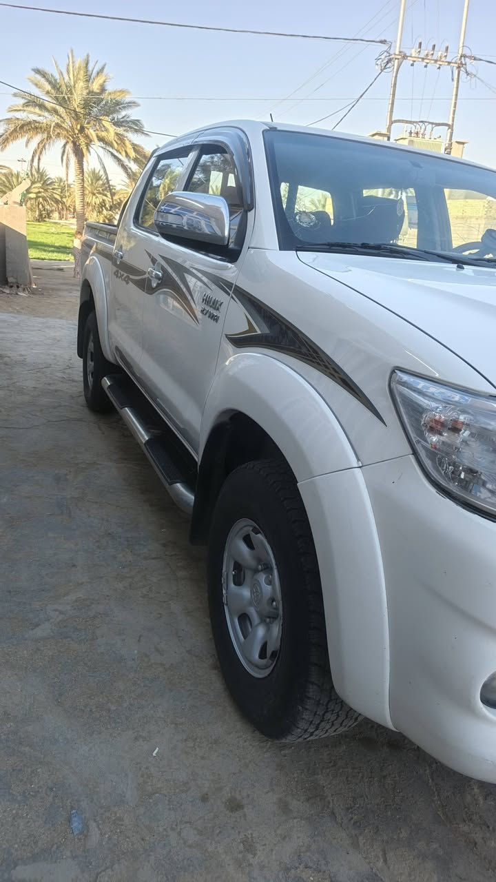 سلام عليكم ورحمة الله وبركاتة هيلوكس 2014للبيع كفاله عامه رقم سليمانيه محرك جديد حداديه تخم تاير سيارة مال جناي خير من الله  تحويل ويمت متريد حوالك عندي وكاله بيها مكاني بابل الخميسيه للستفسار تصل ‏‪***********‬‏
