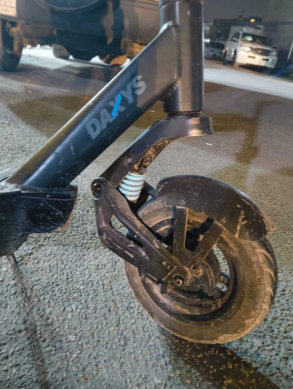 سكوتر عملاق
⸻

🚀 للبيع سكوتر كهربائي DAYS بحالة جيدة جداً

سكوتر كهربائي مستخدم استخدام خفيف، نظيف ومرتب وشغال 100% بدون أي مشاكل 🔥

✅ سرعة ممتازة وثبات عالي بالطريق
✅ بطارية تدوم مسافة زينة بالشحنة
✅ تعليق أمامي مريح للمطبات
✅ فرامل قوية وأمان عالي
✅ سهل الطي والنقل
✅ مناسب للدوام، التوصيل، والمشاوير اليومية

💰 السعر: 400,000 دينار عراقي
📍 الموقع: بغداد / البياع
📞 رقم الهاتف: ***********

البيع للجادين فقط، واللي يريد يستفسر يتواصل اتصال أو واتساب ✌
