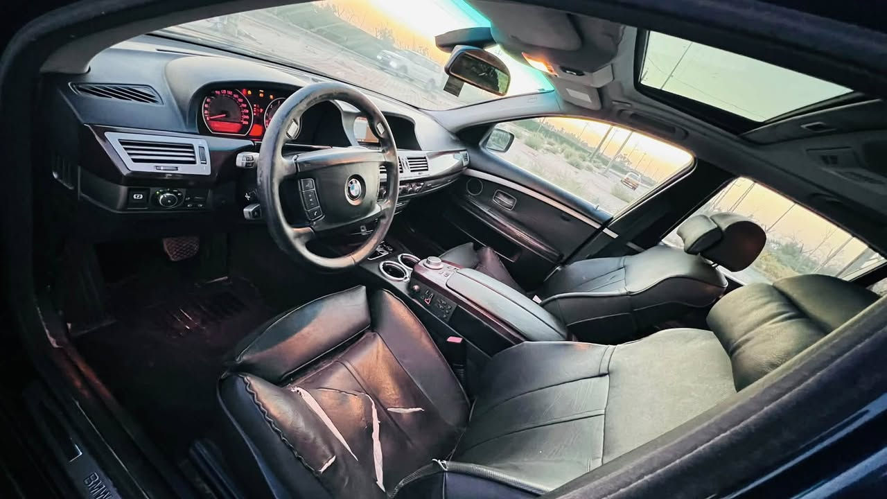 للبيع: BMW 740Li موديل 2006 خليجي  
معلاية 2014 
المواصفات الأساسية:  
•  المحرك: 8 سلندر V8
•  الكير: أوتوماتيك 6 سرعات  
•  اللون الخارجي: [ اللون ازرق ] 
- داخلية جلد [اللون اسود ]  
•  الممشى: [ا116 ] كم  
•  مواصفات خليجية
أهم المواصفات:  
شاشة iDrive، تحكم ستيرنق، 
حساسات أمامية وخلفية، فتحة سقف، 
مقاعد جلد كهرباء مع ذاكرة، ستارة خلفية 
كهرباء، زينون،  نظام ABS + تراكشن، 6 إيرباك 
[كشرها بي جراد سيارة بلادية 
مكينة وكير على الشرط

 السعر82، قابل للتفاوض بحدود المعقول للجاد  
الموقع: بغداد - [الزعفرانية ]  
للتواصل: [***********] اتصال +واتساب

