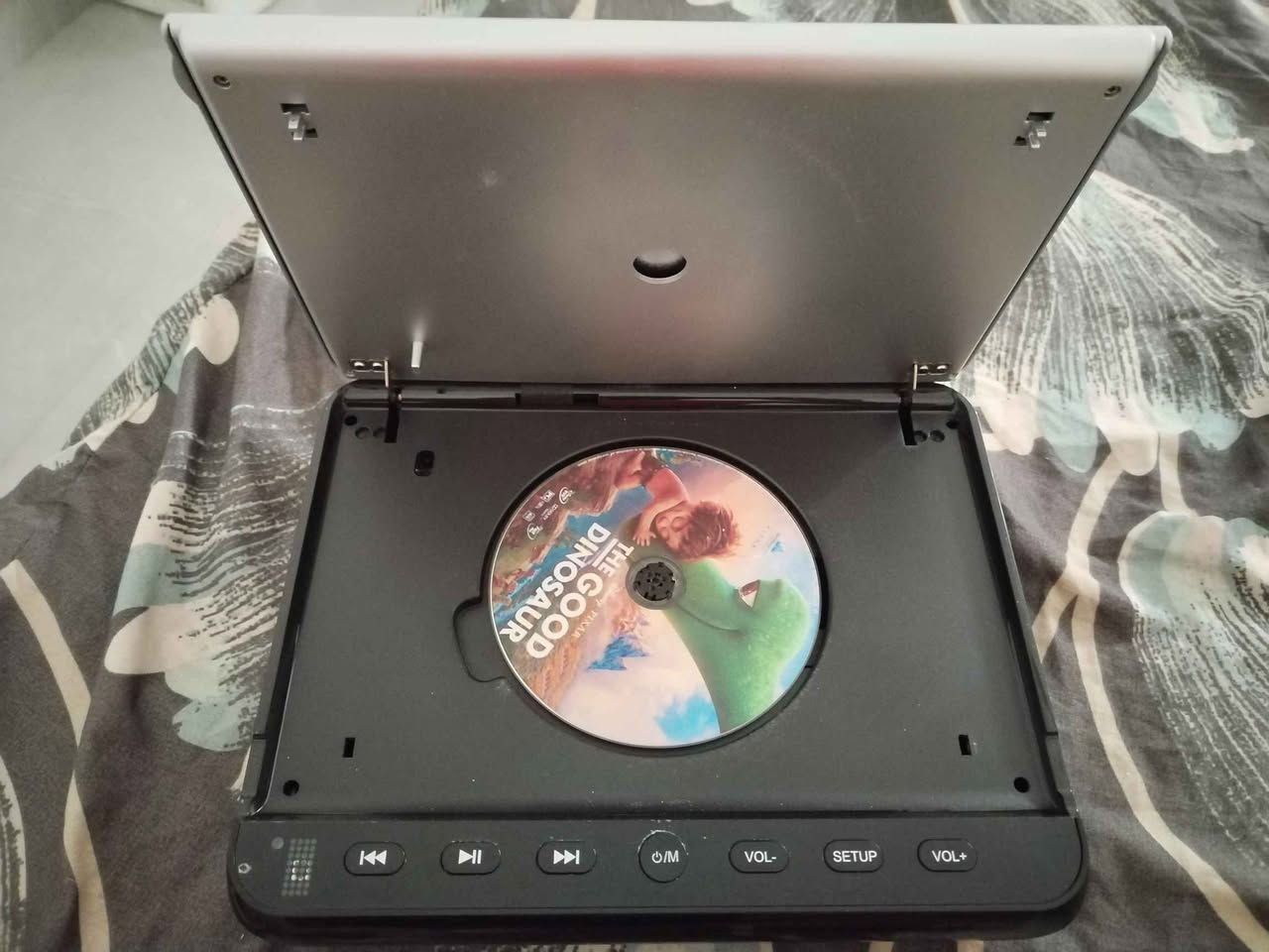 السلام عليكم شاشة صغيرة مدمجه معه ديفيدي dvd تحتوي عدة منافذ من ضمنها منفذ hd ترهم للسيارة معه ستلايت سترونج اتفيد للتنصيب ستلايت السعر 75 الف العنوان النجف الاشرف مجمع قنبر السكني *********** النجف, العراق
