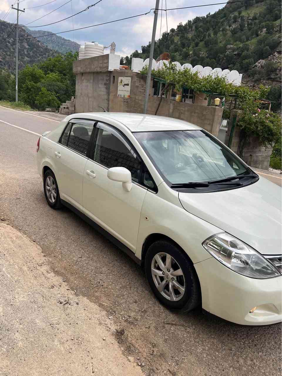 نیسان تیدا ٢٠٠٩. 
گێڕو مەکینە بەشەرتە  سێ پارچەی هەیە بێ ژۆرێ   گێڕ عادیە سەنەوی ساڵەک قەردارە 
ژمارەی مۆبایل ***********
سعری ٨٥ و مەجال سوران, أربيل
