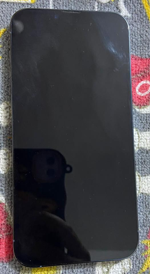 السلام عليكم جهاز 13 برو ماكس
ذاكره 512 بطاريه81
الجهاز مكفول من كلشي شتريته ع ايدي 
السعر 675 وبيه مجال/ بغداد الحسينيه مال راشديه ***********
